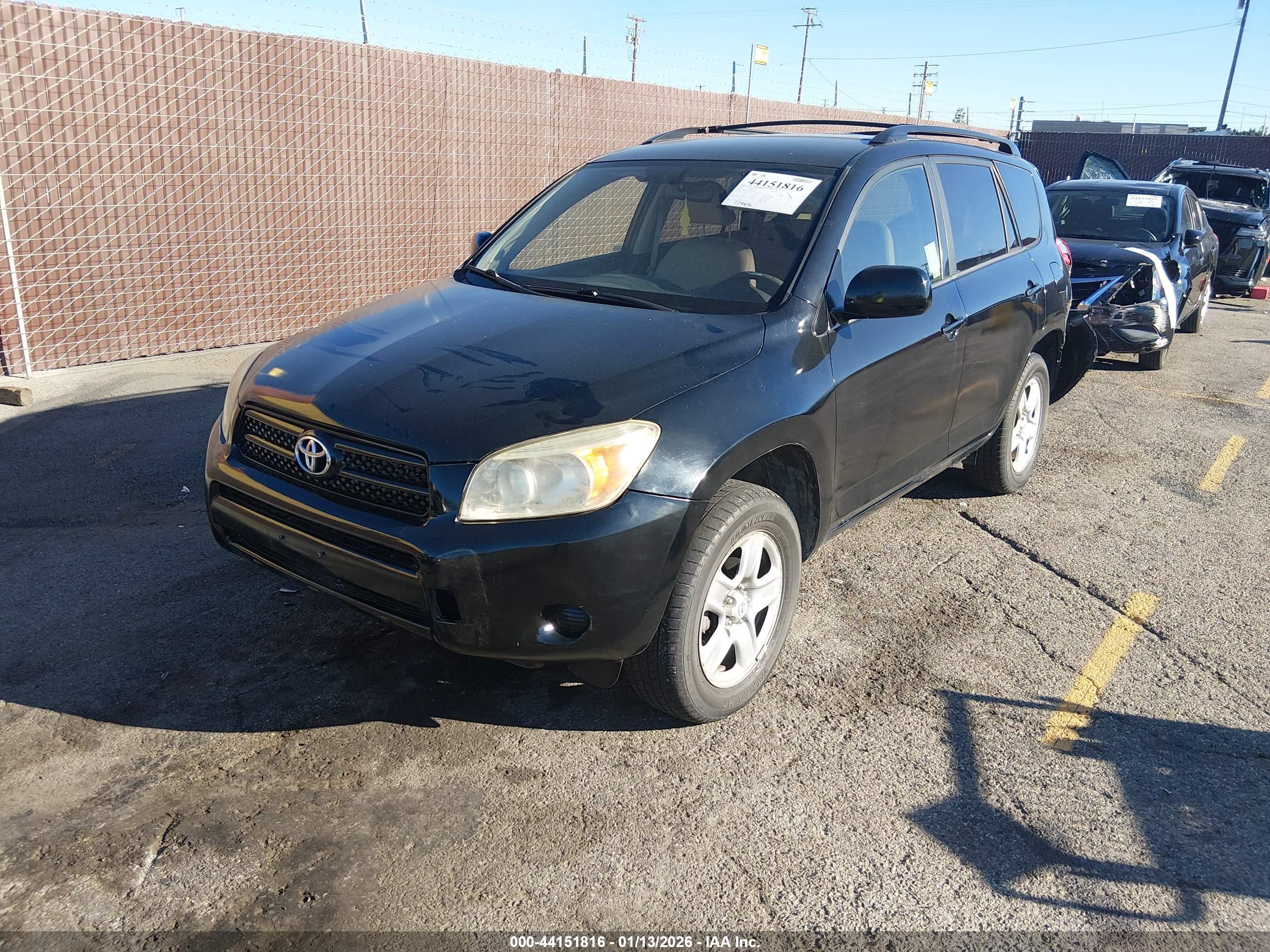 TOYOTA RAV4 image 2
