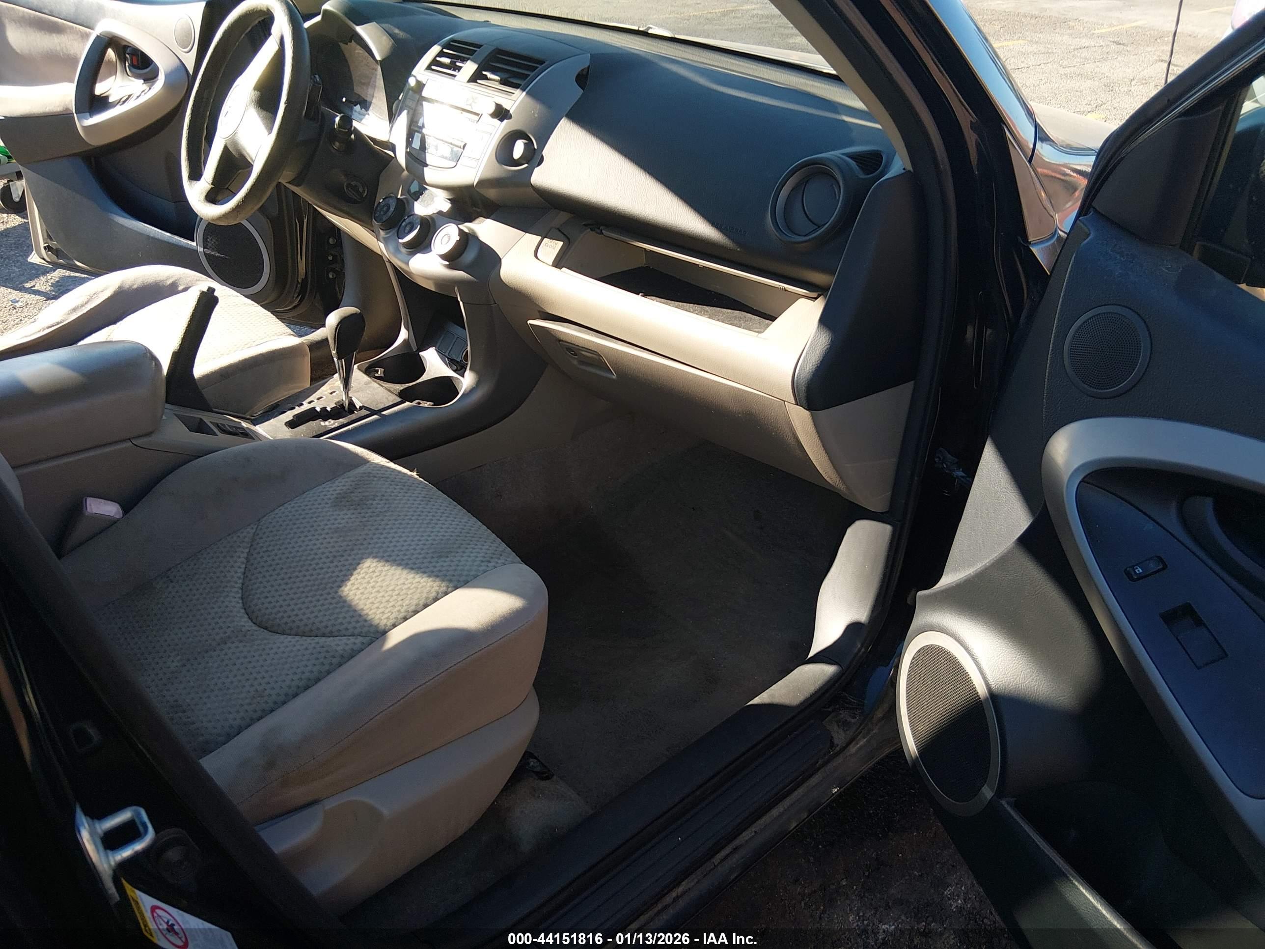 TOYOTA RAV4 image 5