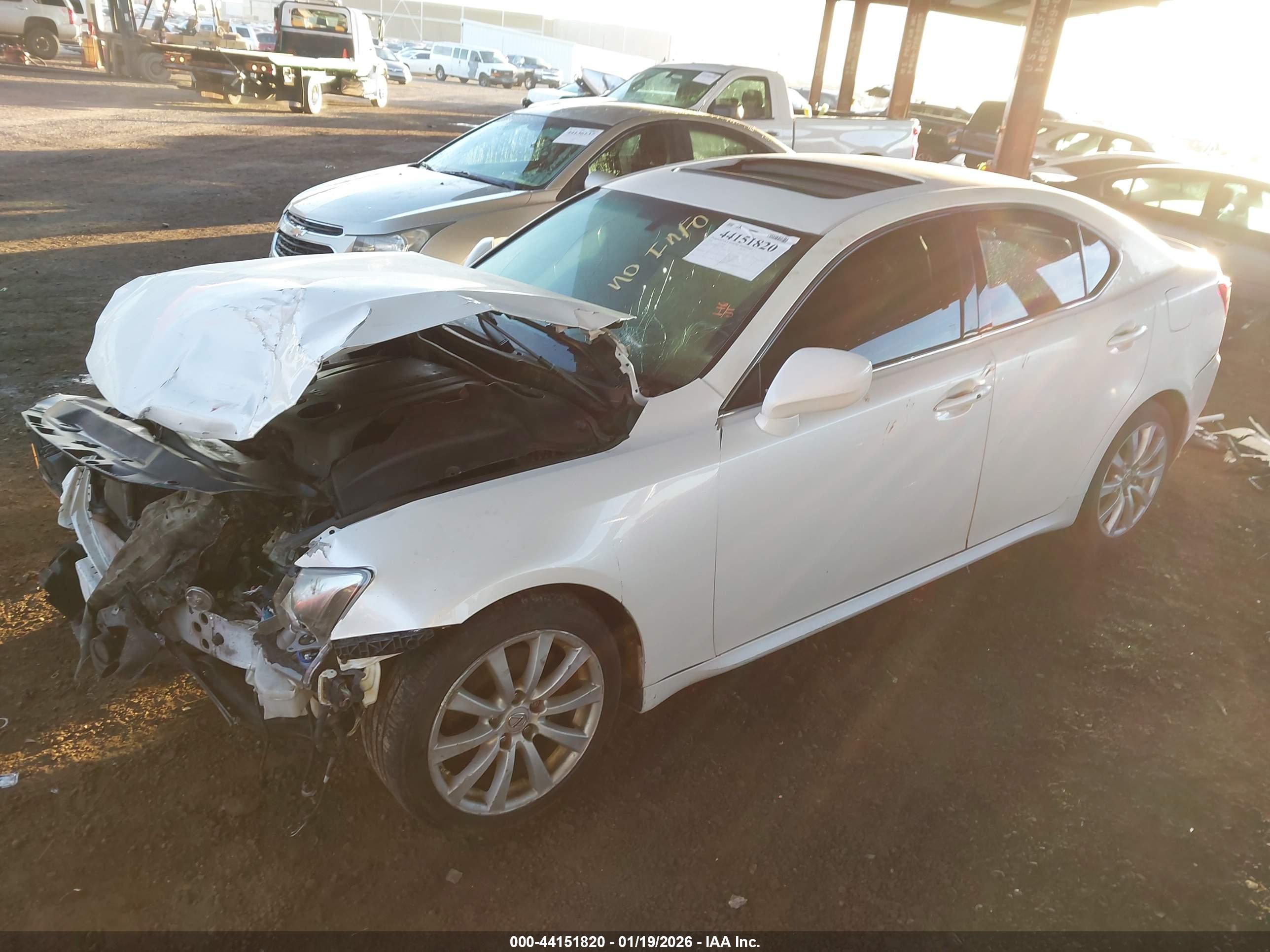 LEXUS IS image 2