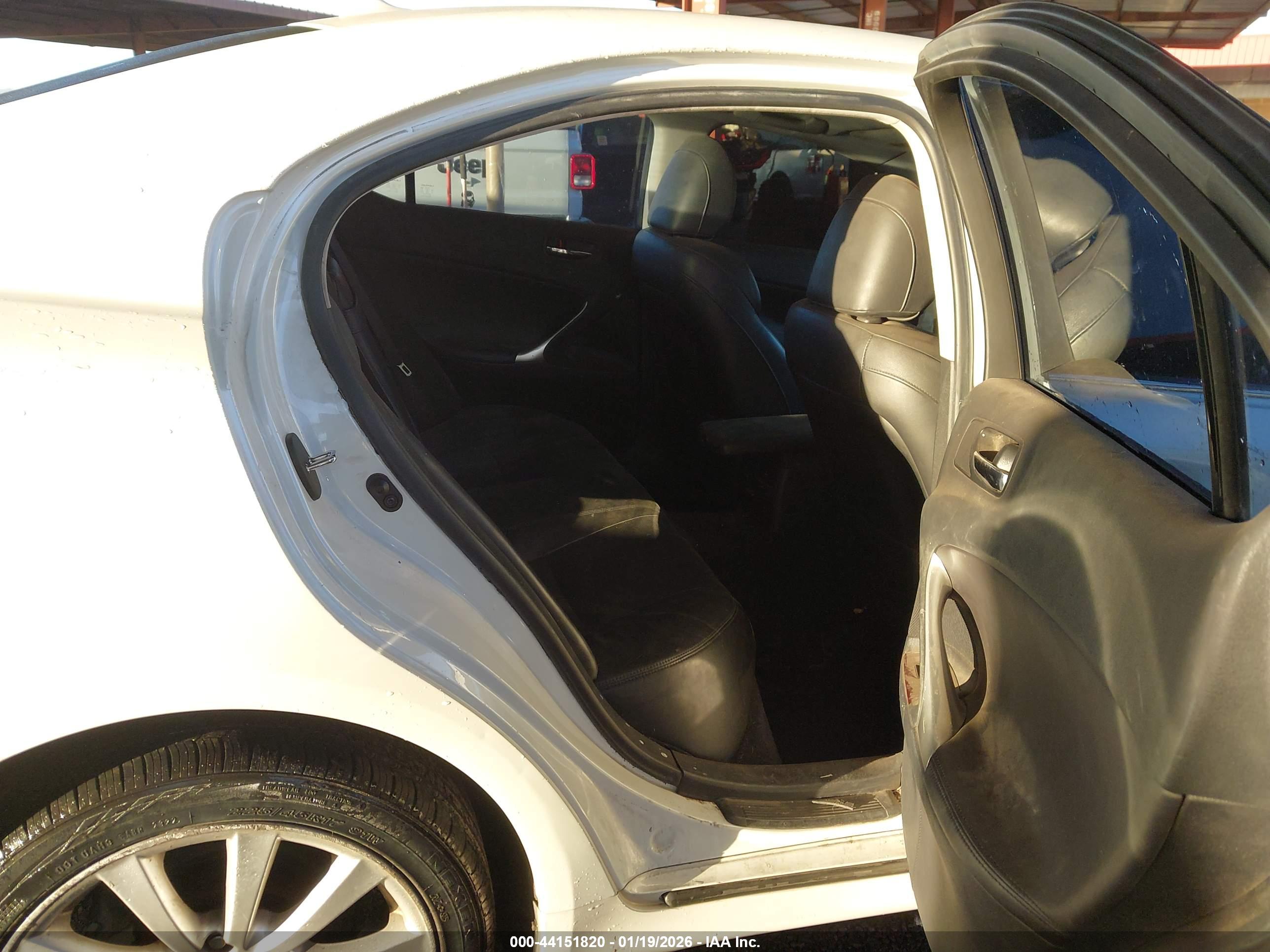 LEXUS IS image 8