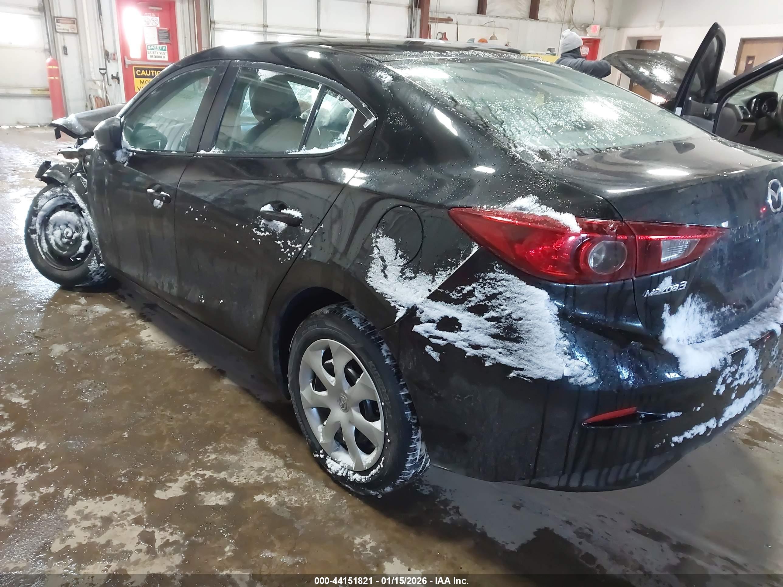 MAZDA MAZDA3 image 3