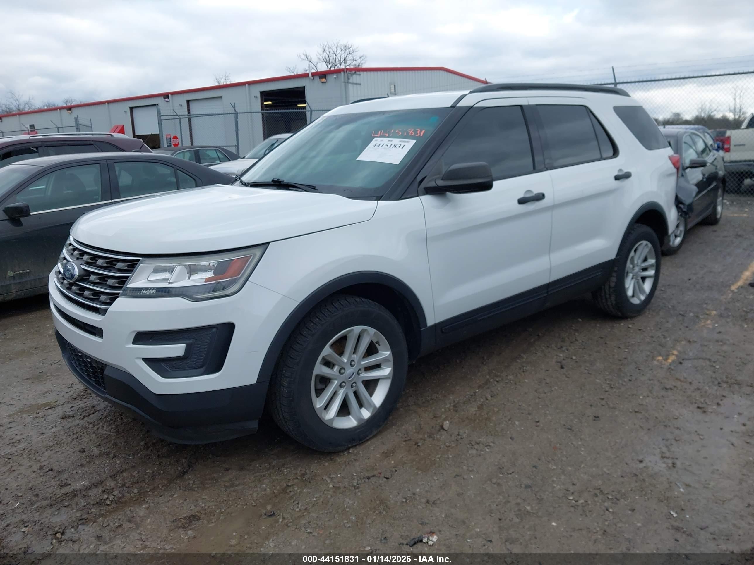 FORD EXPLORER image 2