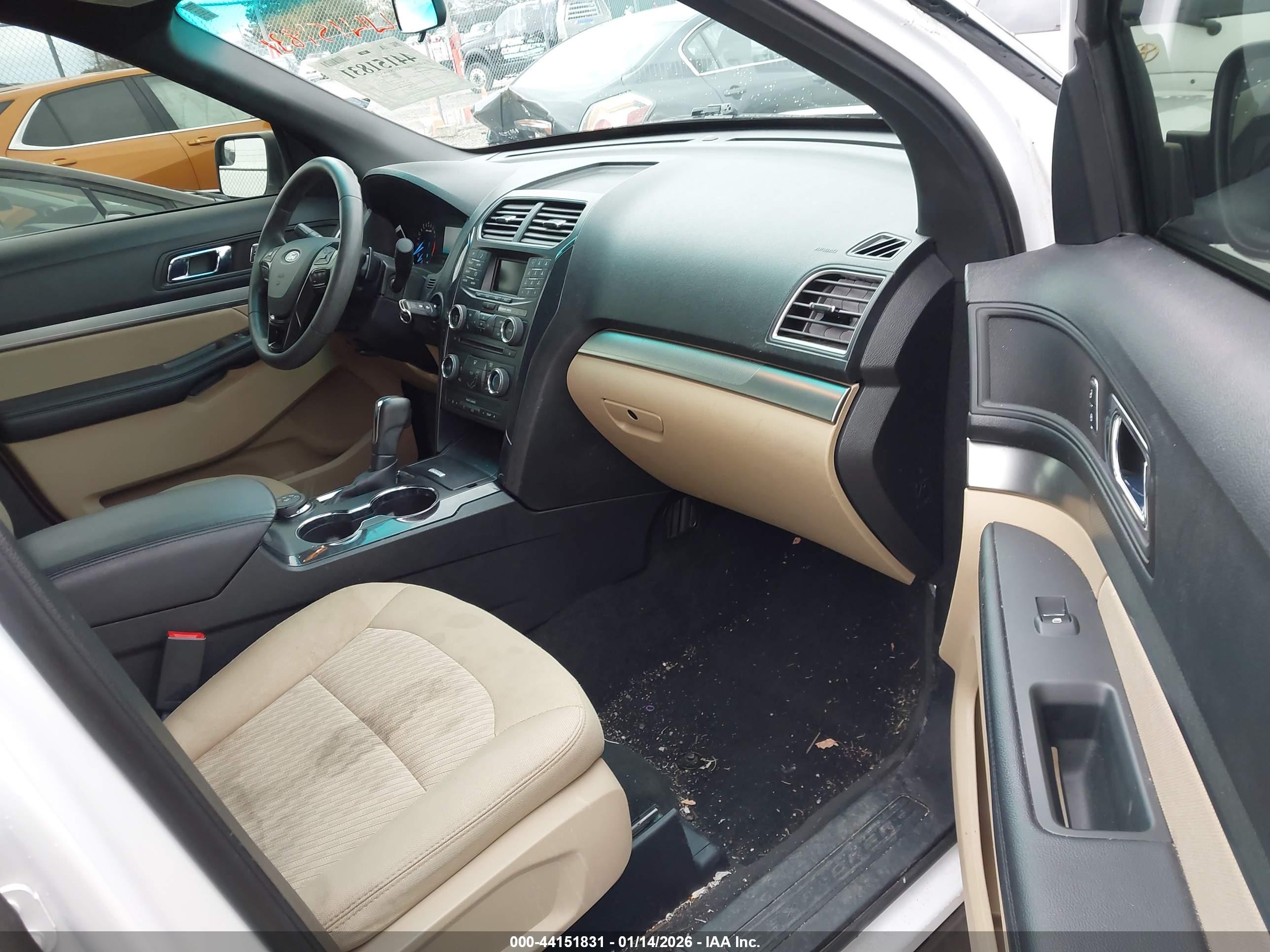 FORD EXPLORER image 5