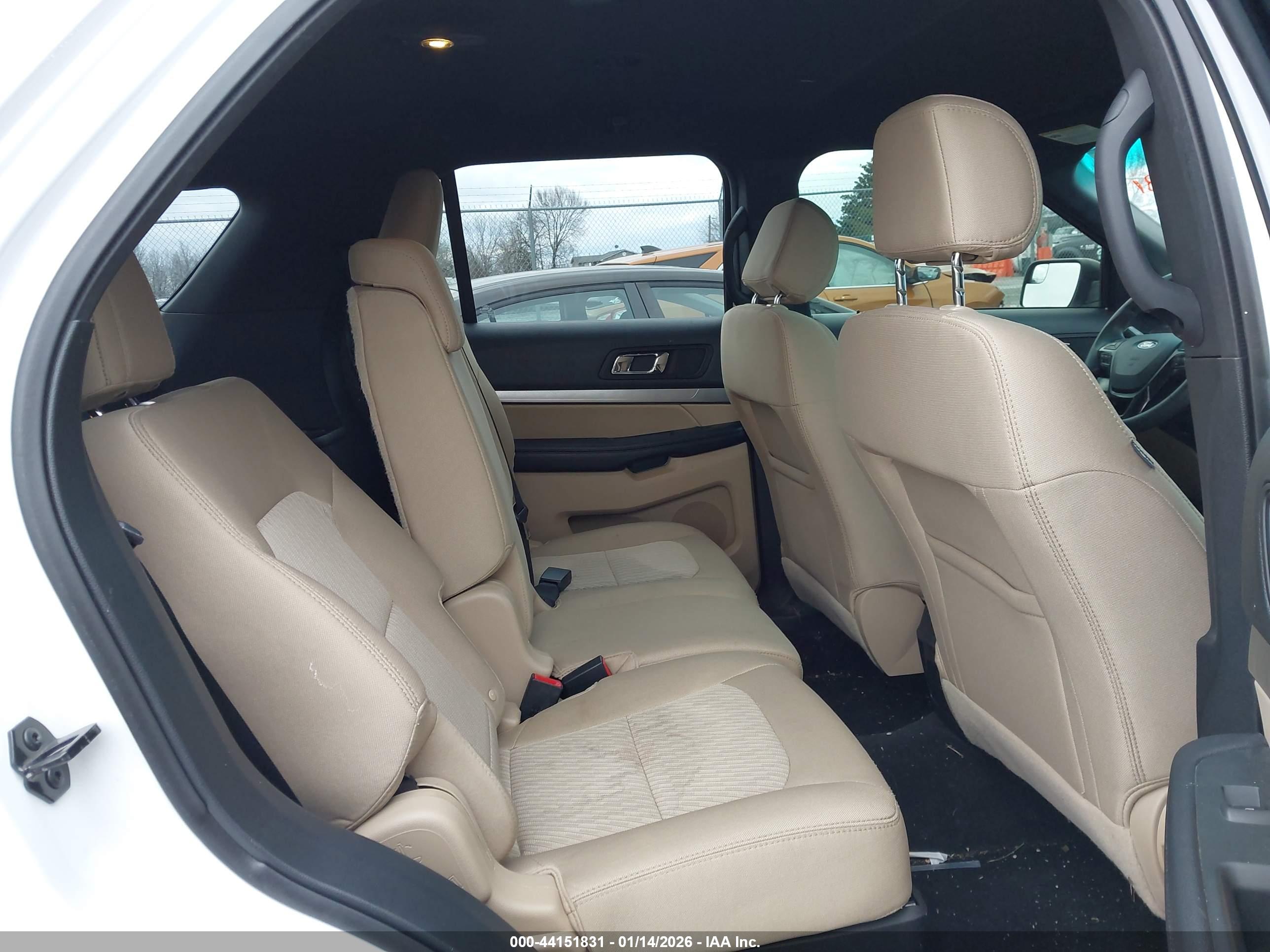 FORD EXPLORER image 8