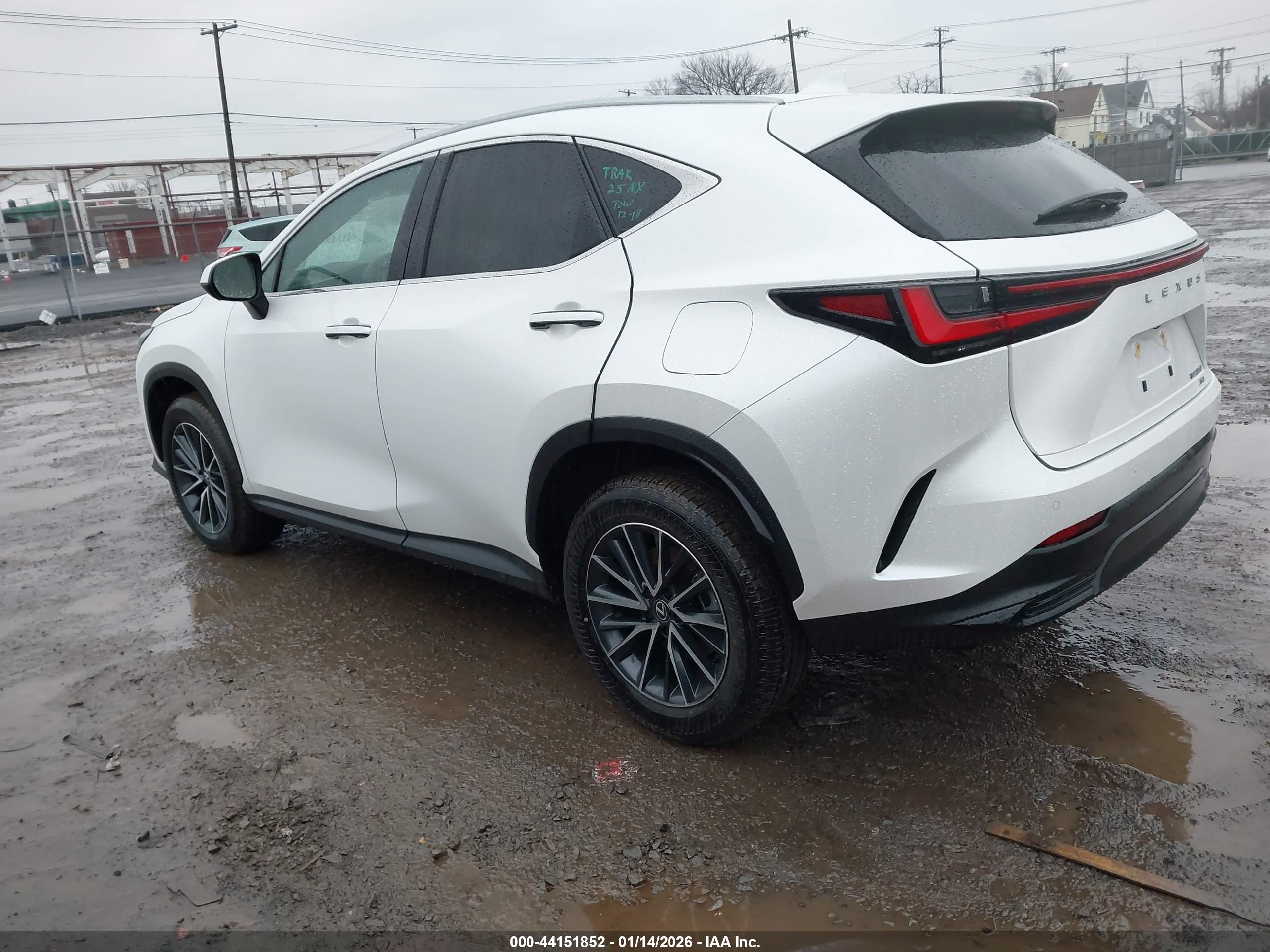 LEXUS NX image 3