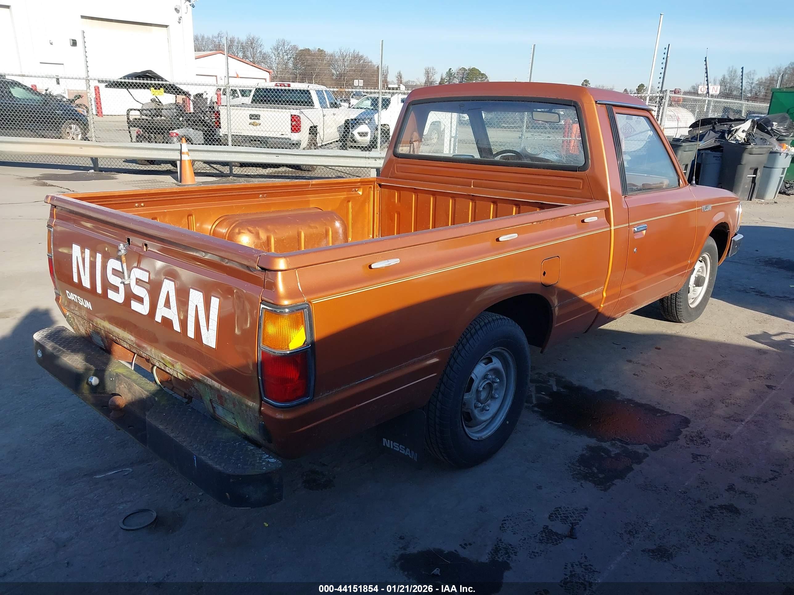 DATSUN 720 image 4
