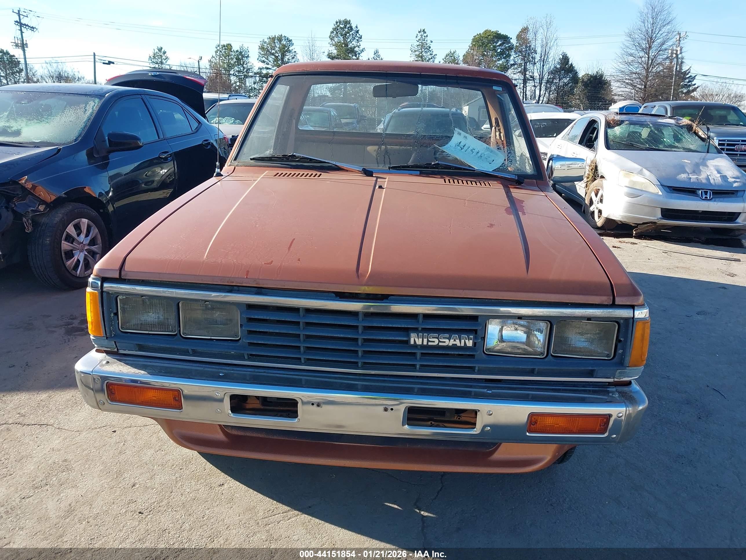 DATSUN 720 image 6