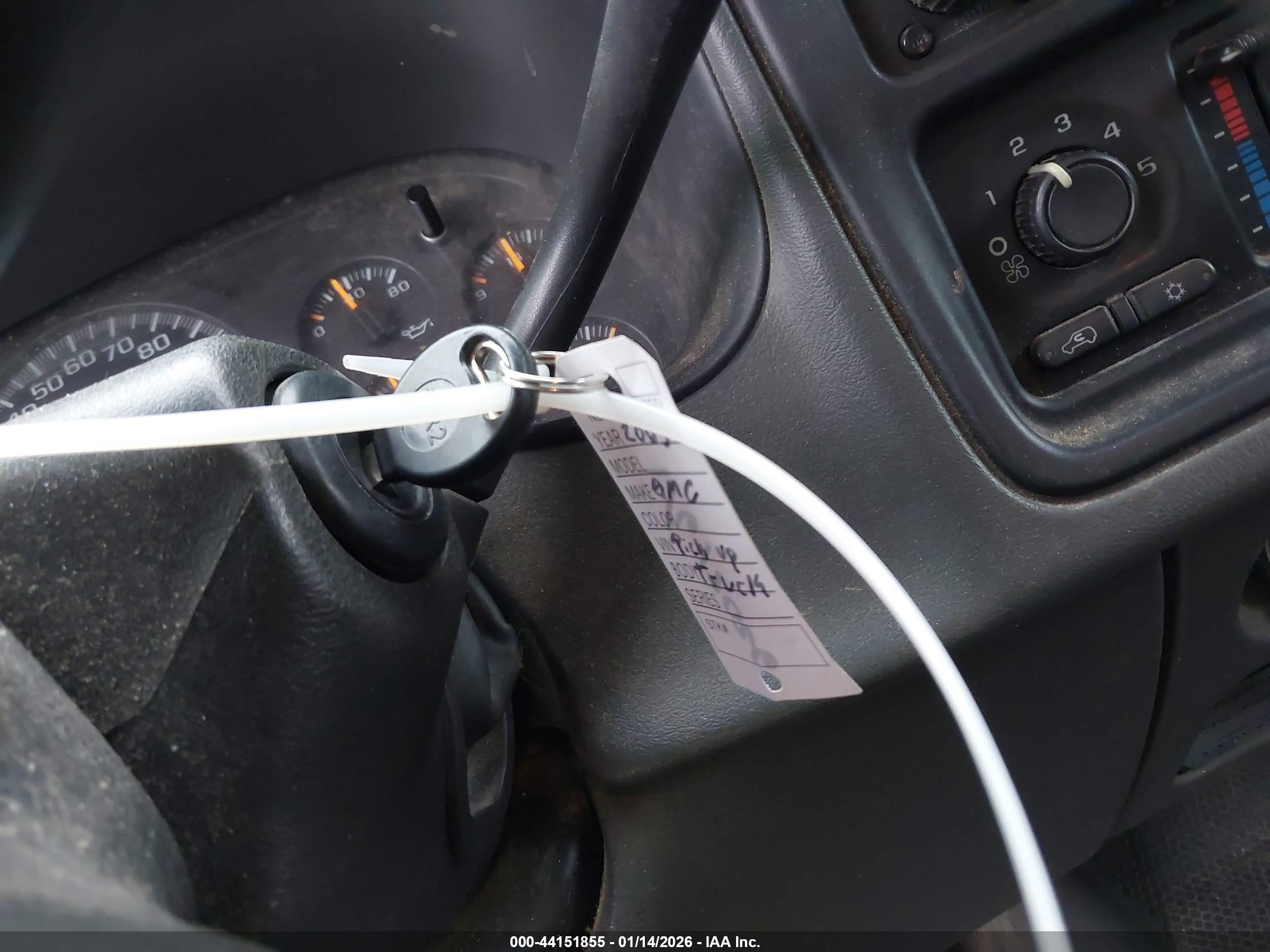 GMC SIERRA image 11
