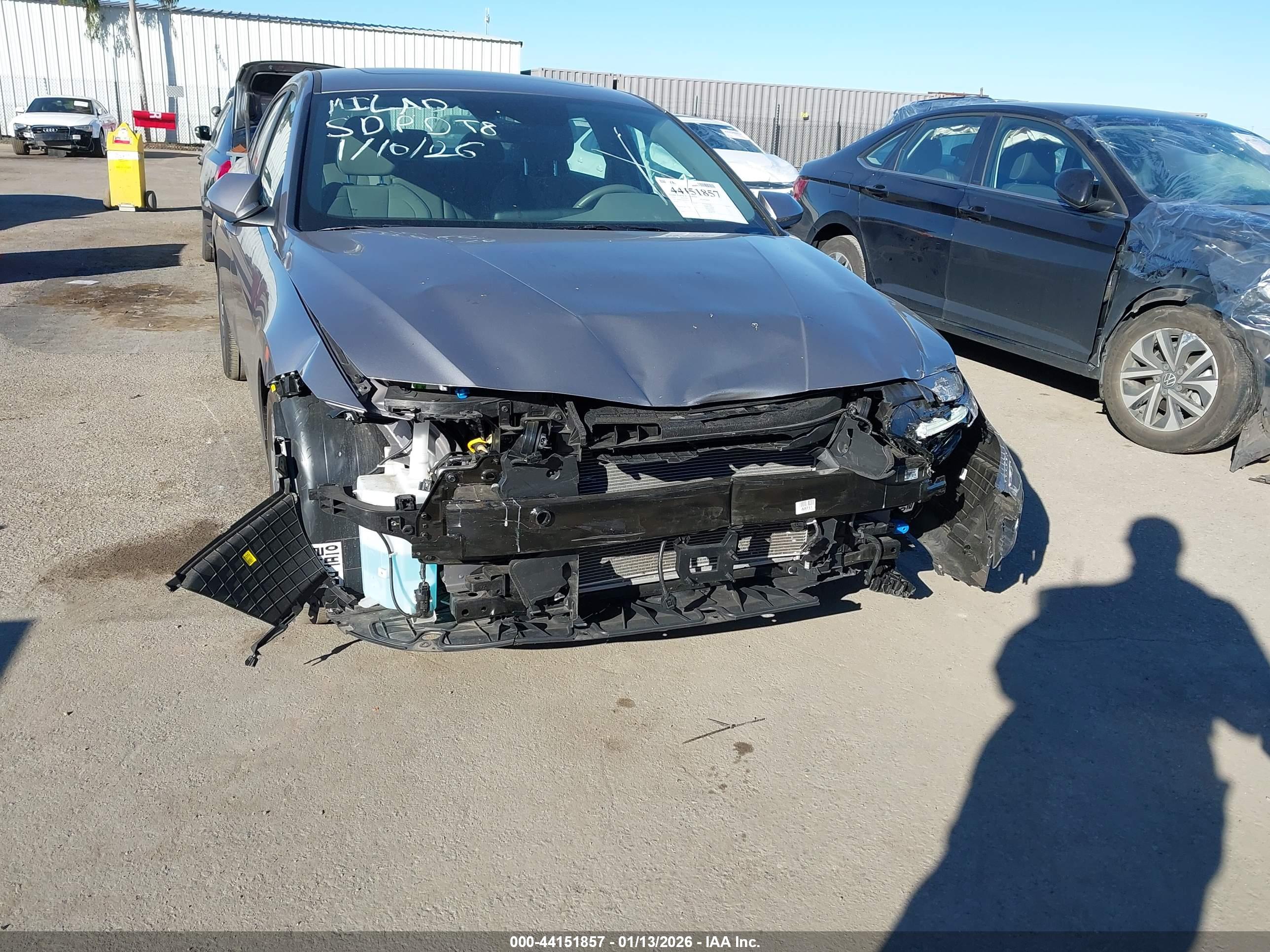 HYUNDAI ELANTRA image 6