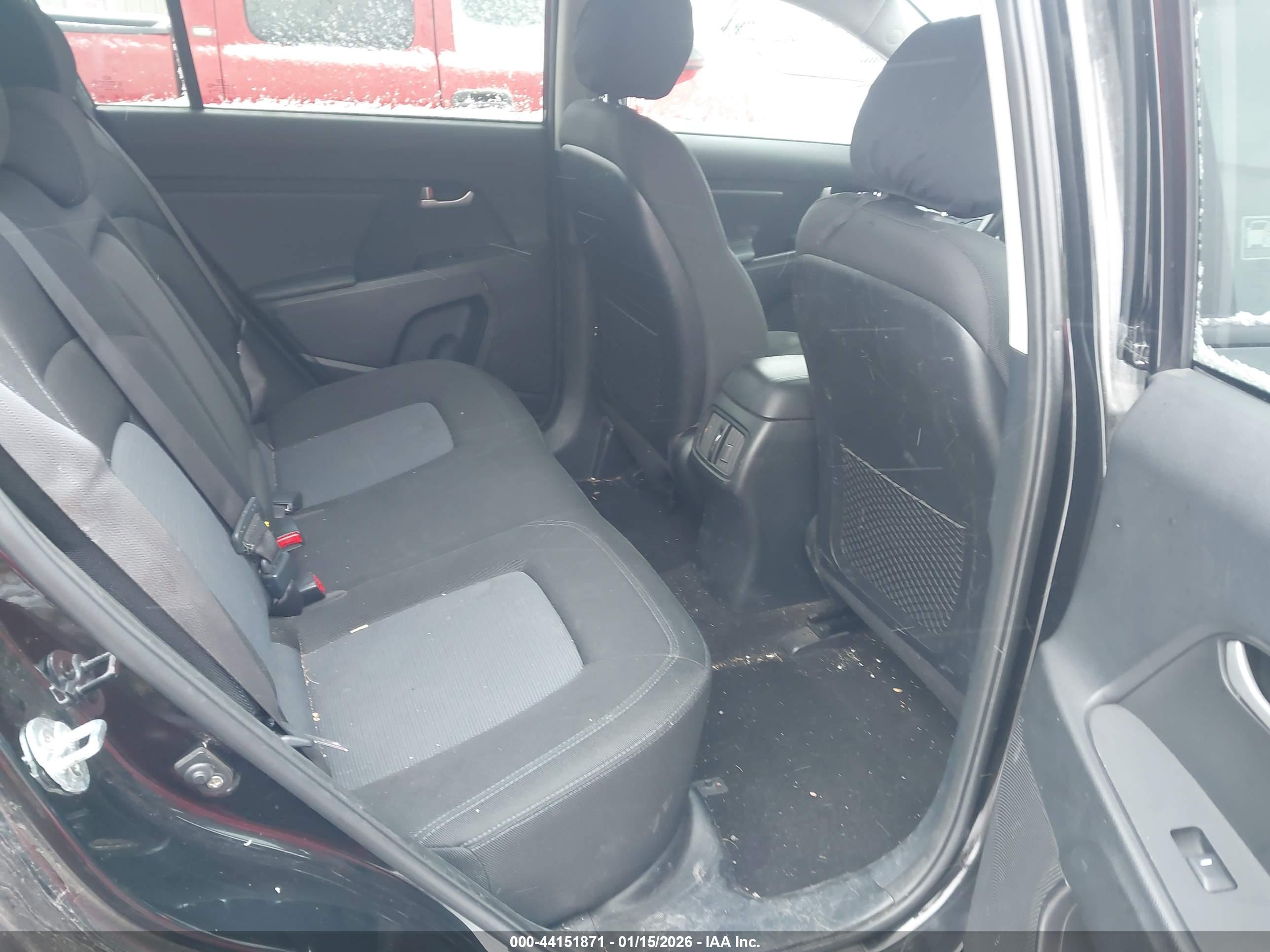 KIA SPORTAGE image 8