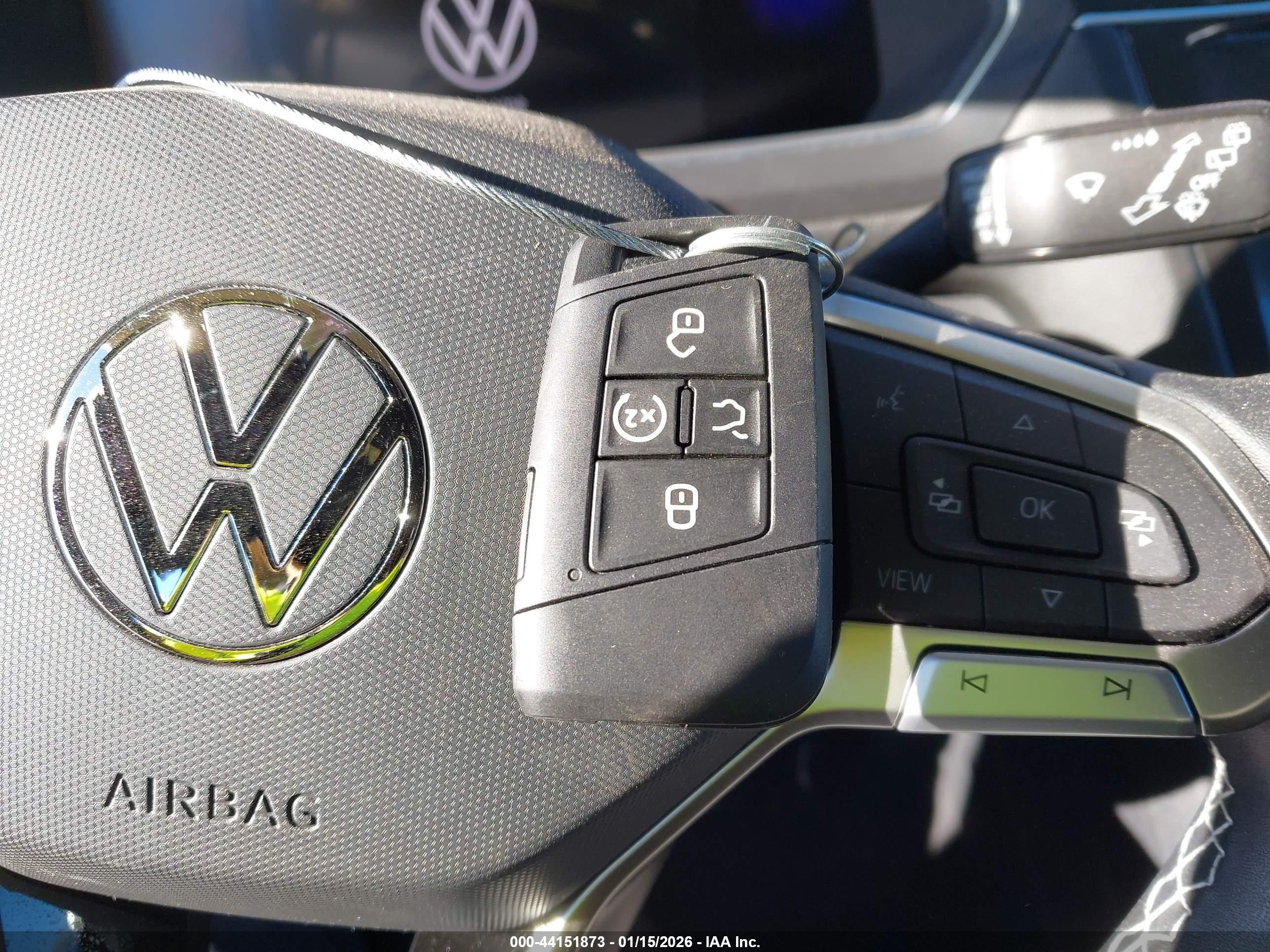 VOLKSWAGEN TIGUAN image 11