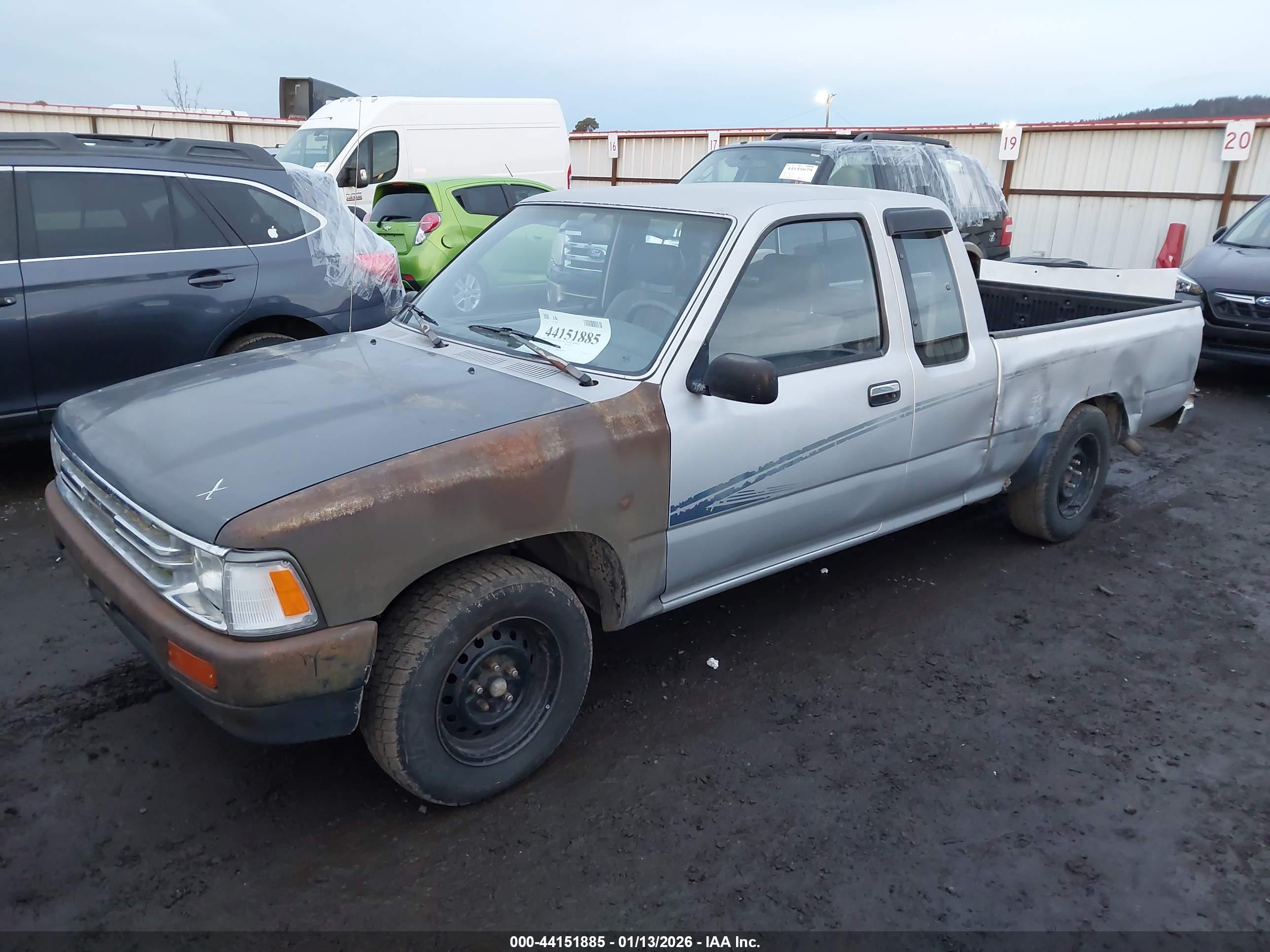 TOYOTA PICKUP image 2