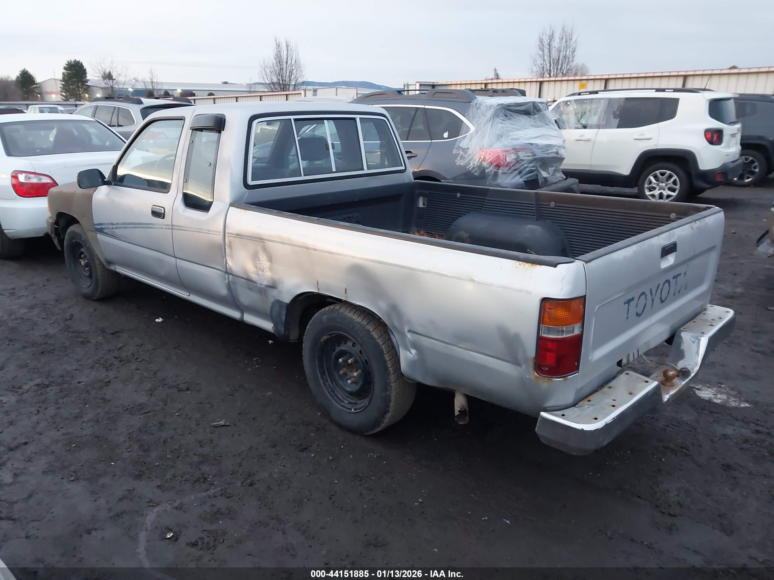 TOYOTA PICKUP image 3