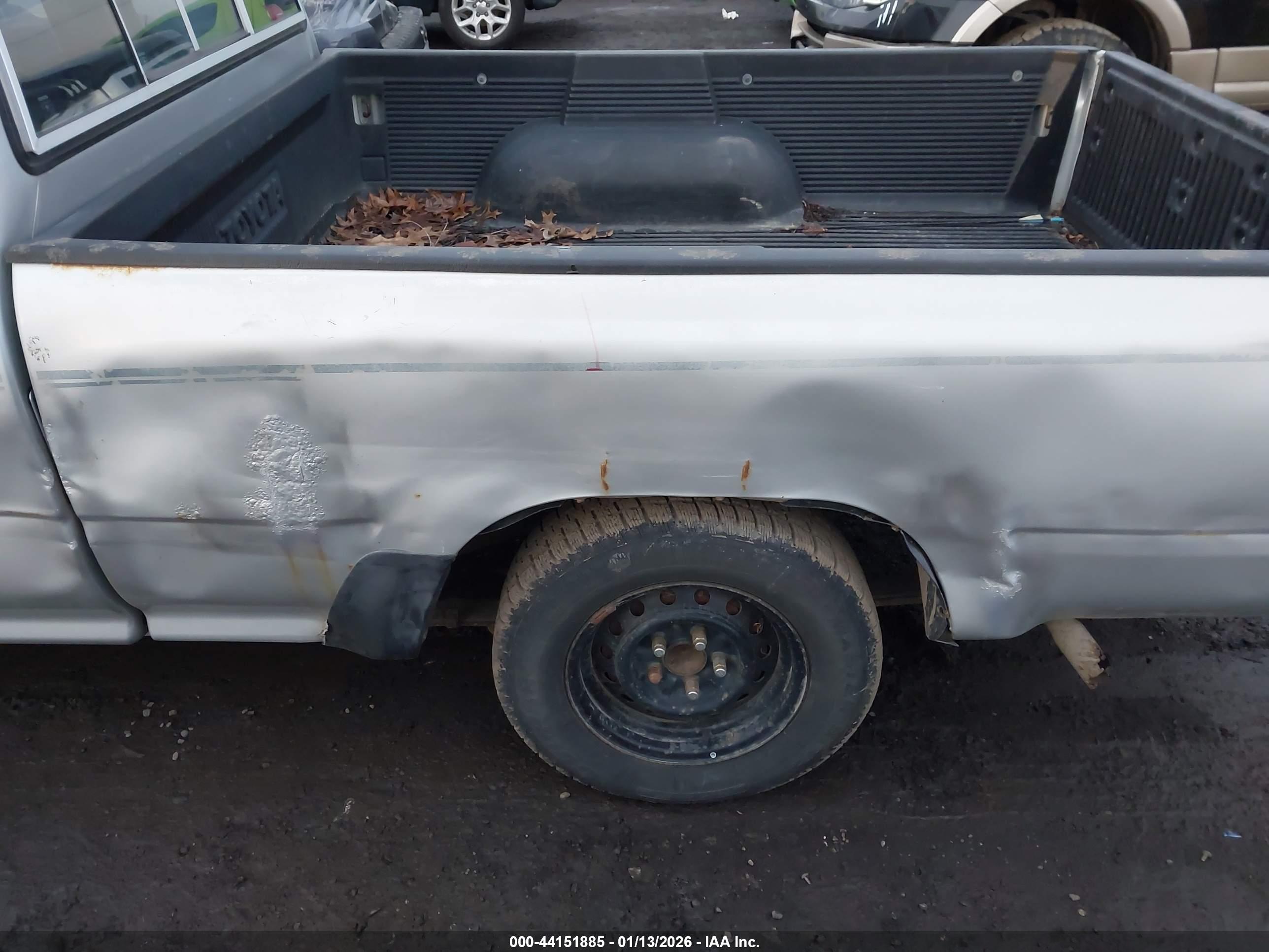 TOYOTA PICKUP image 6