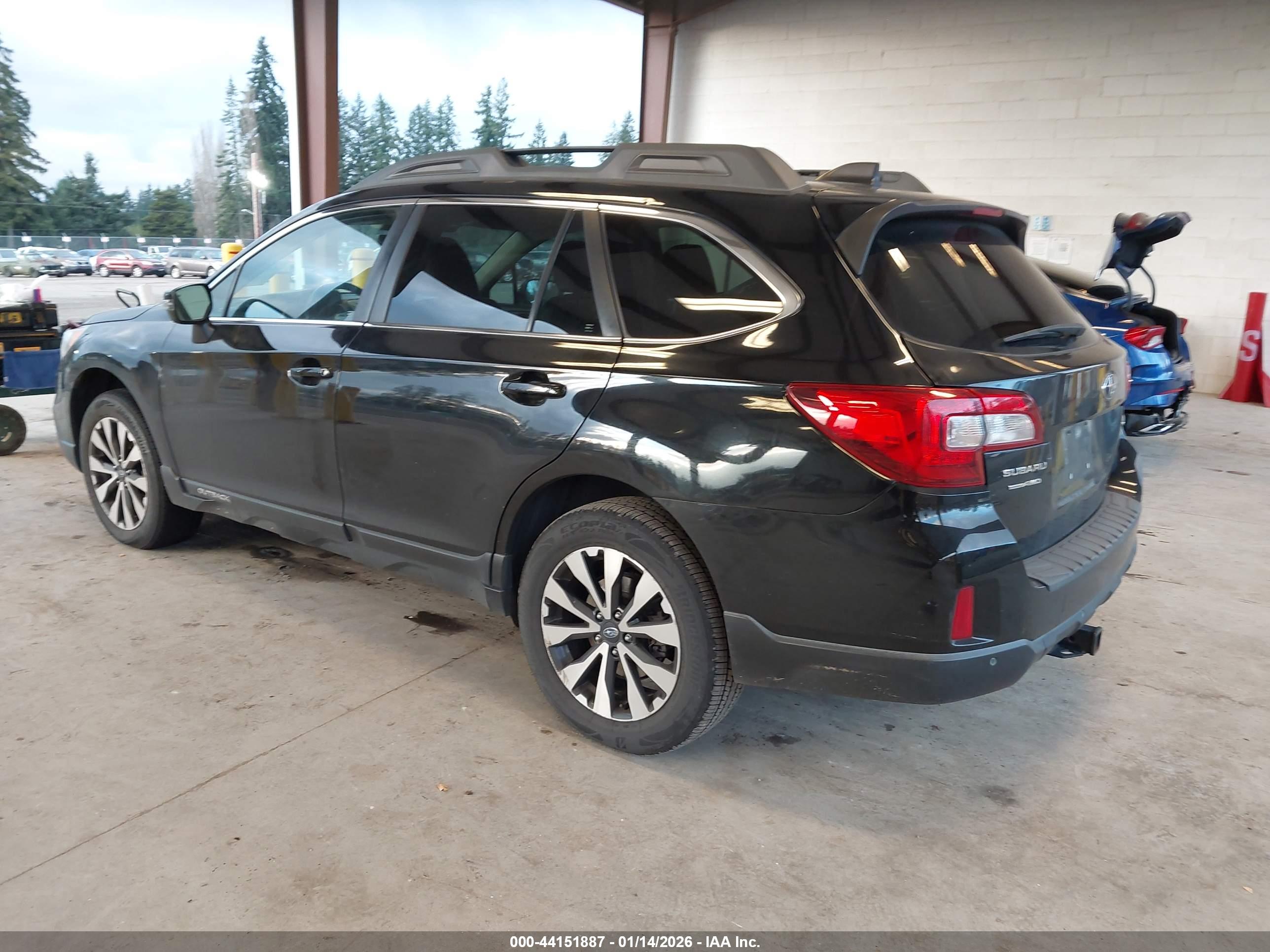 SUBARU OUTBACK image 3