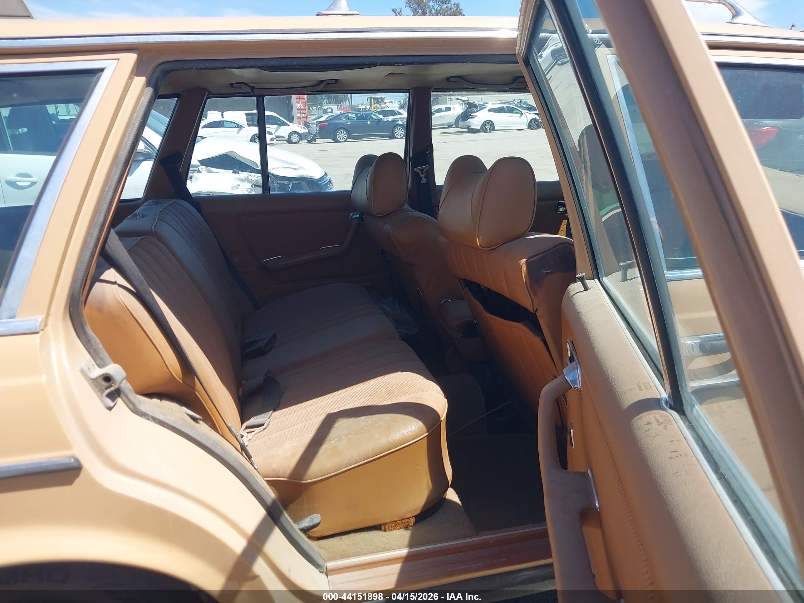 MERCEDES BENZ image 8