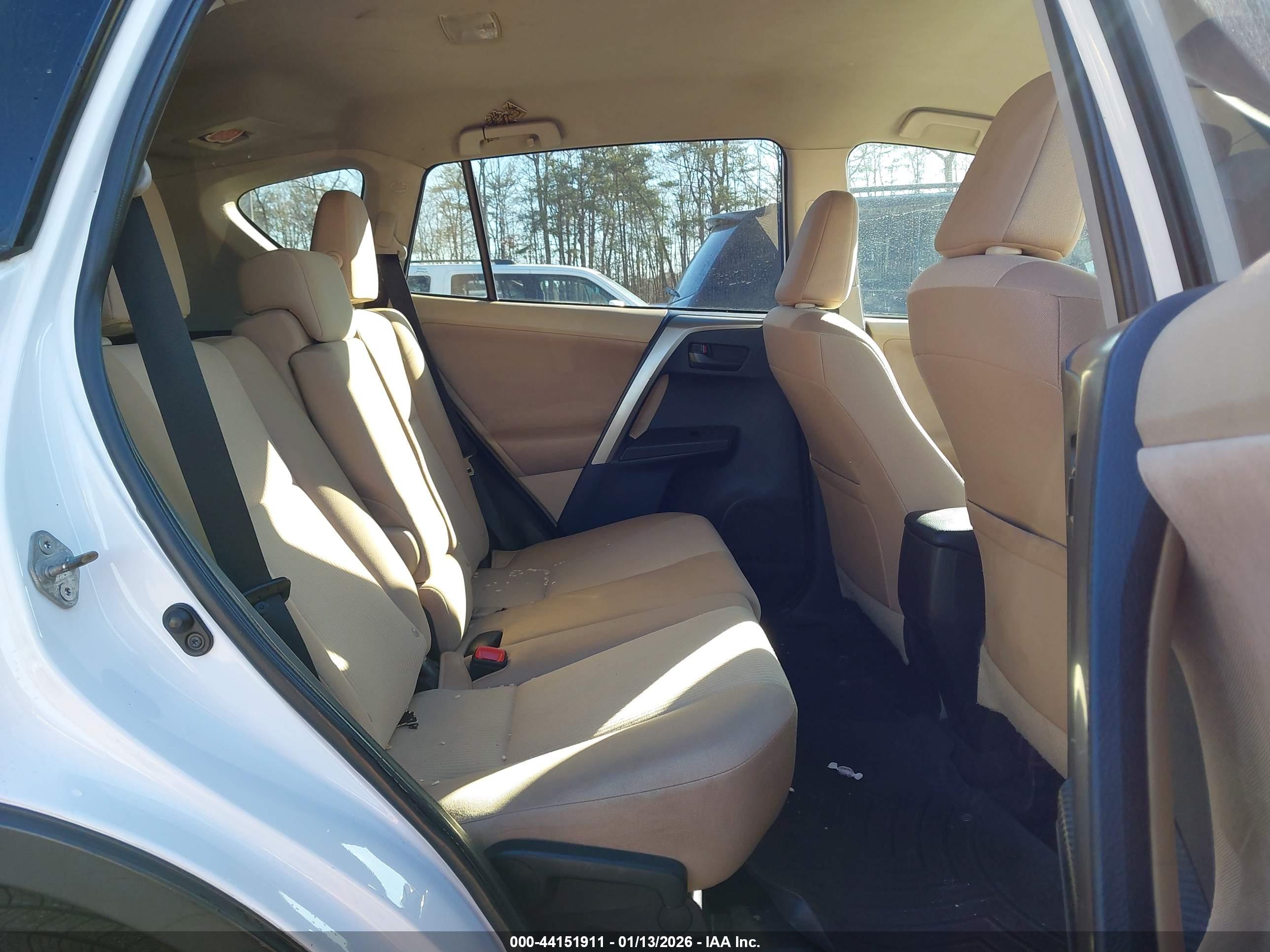 TOYOTA RAV4 image 8