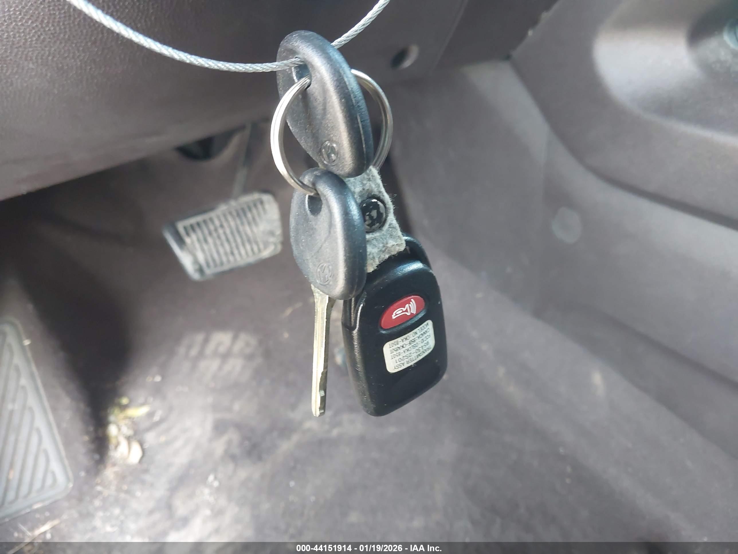 HYUNDAI TUCSON image 11