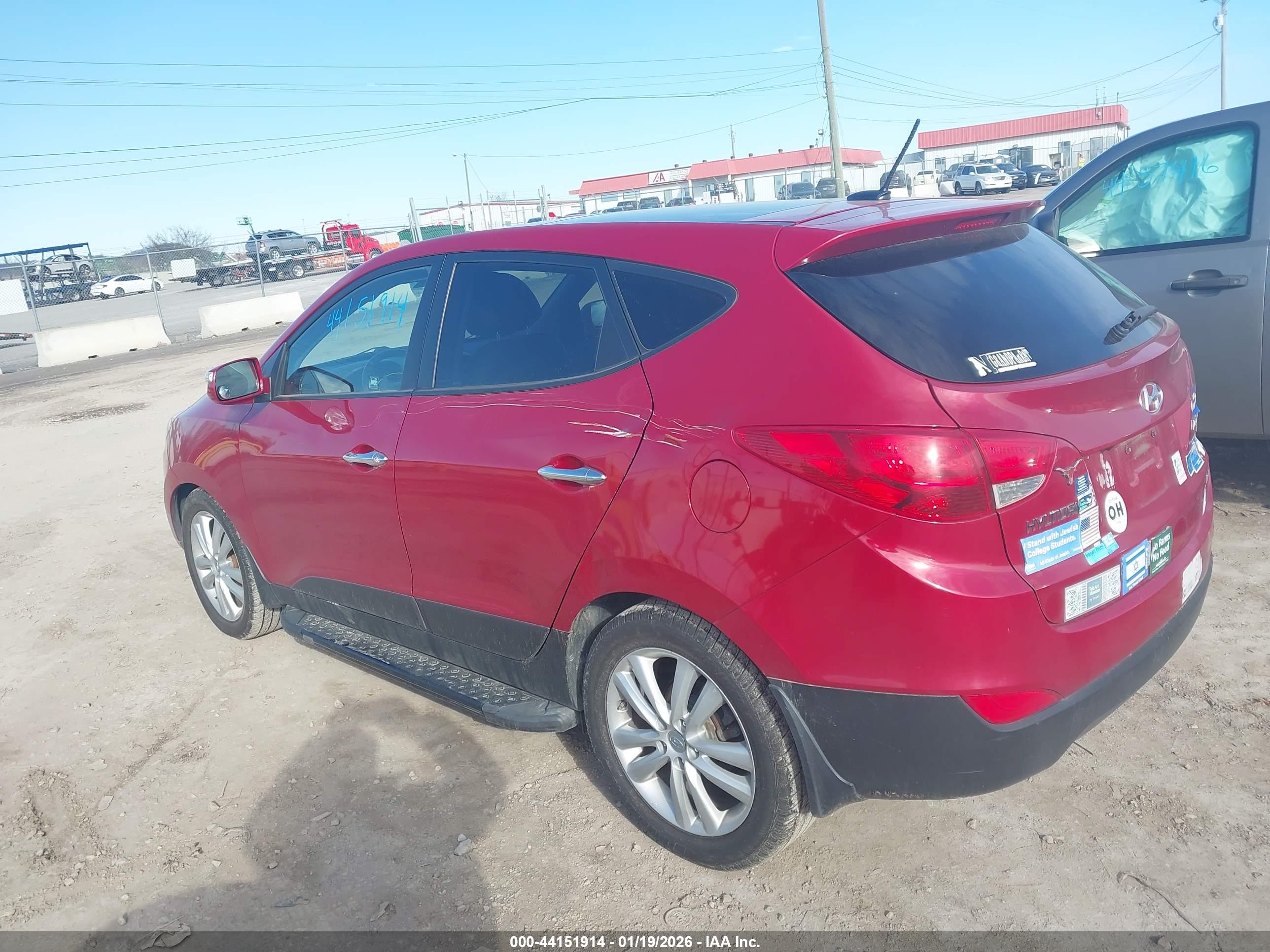 HYUNDAI TUCSON image 3