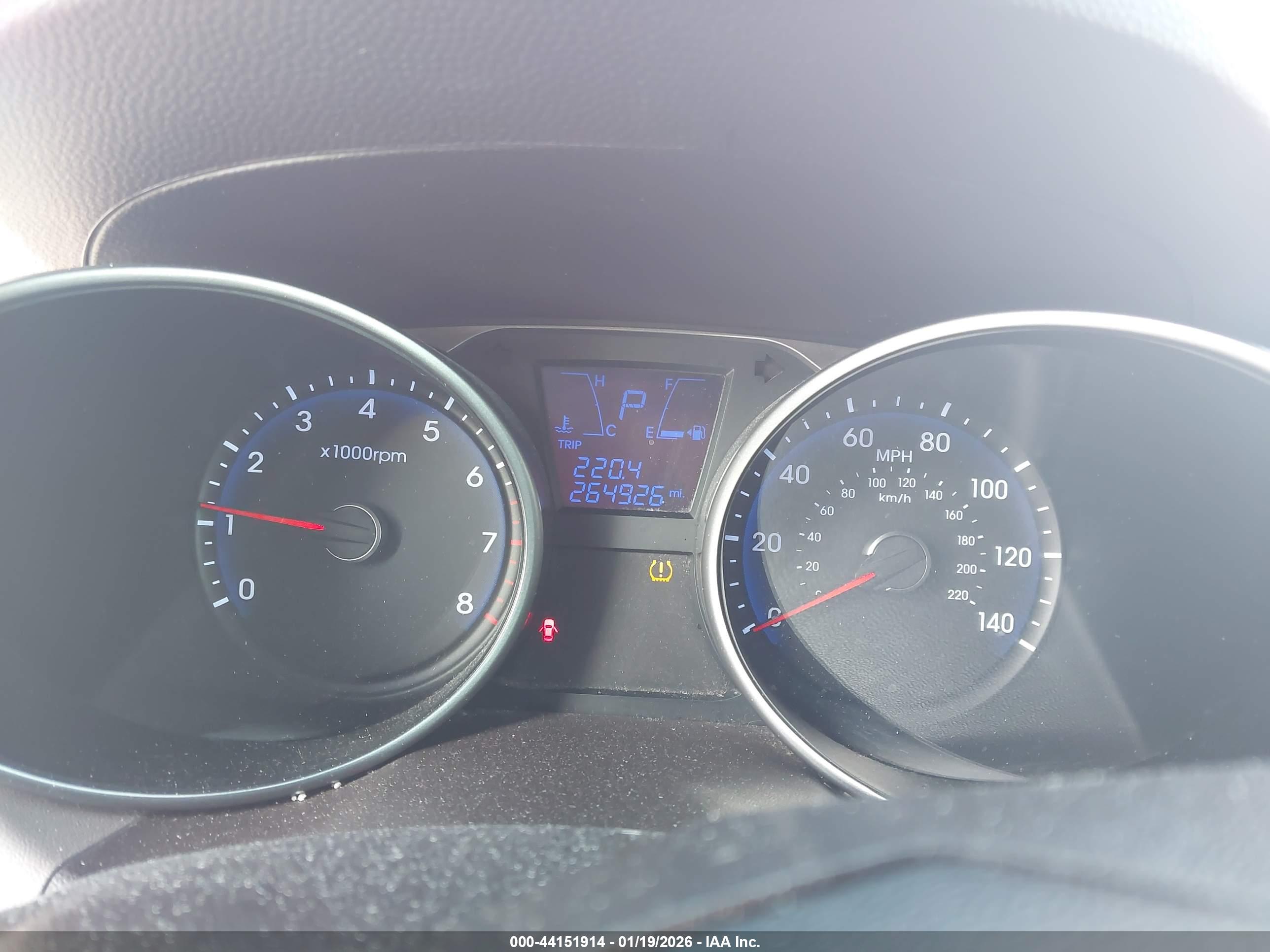 HYUNDAI TUCSON image 7