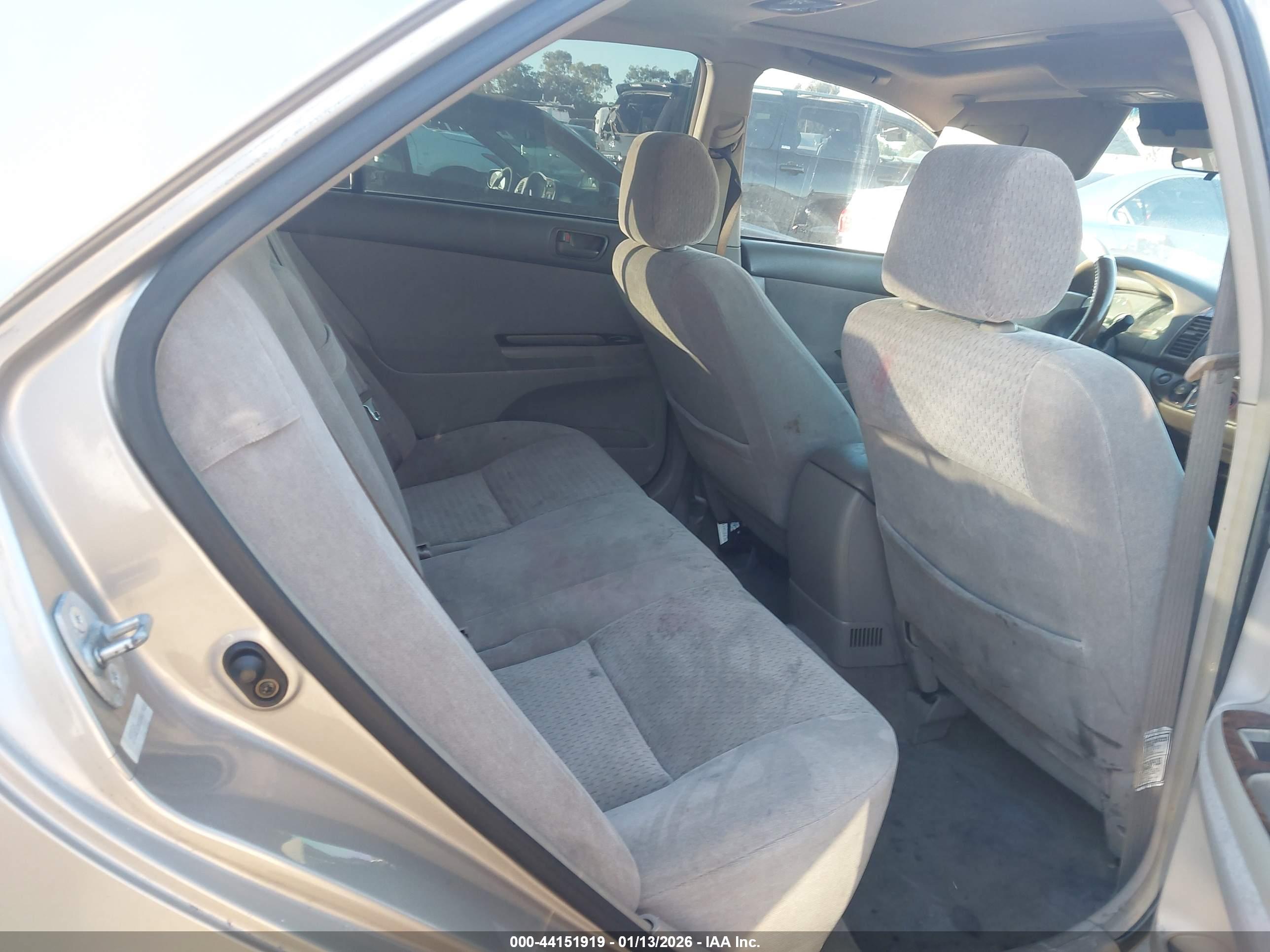 TOYOTA CAMRY image 8