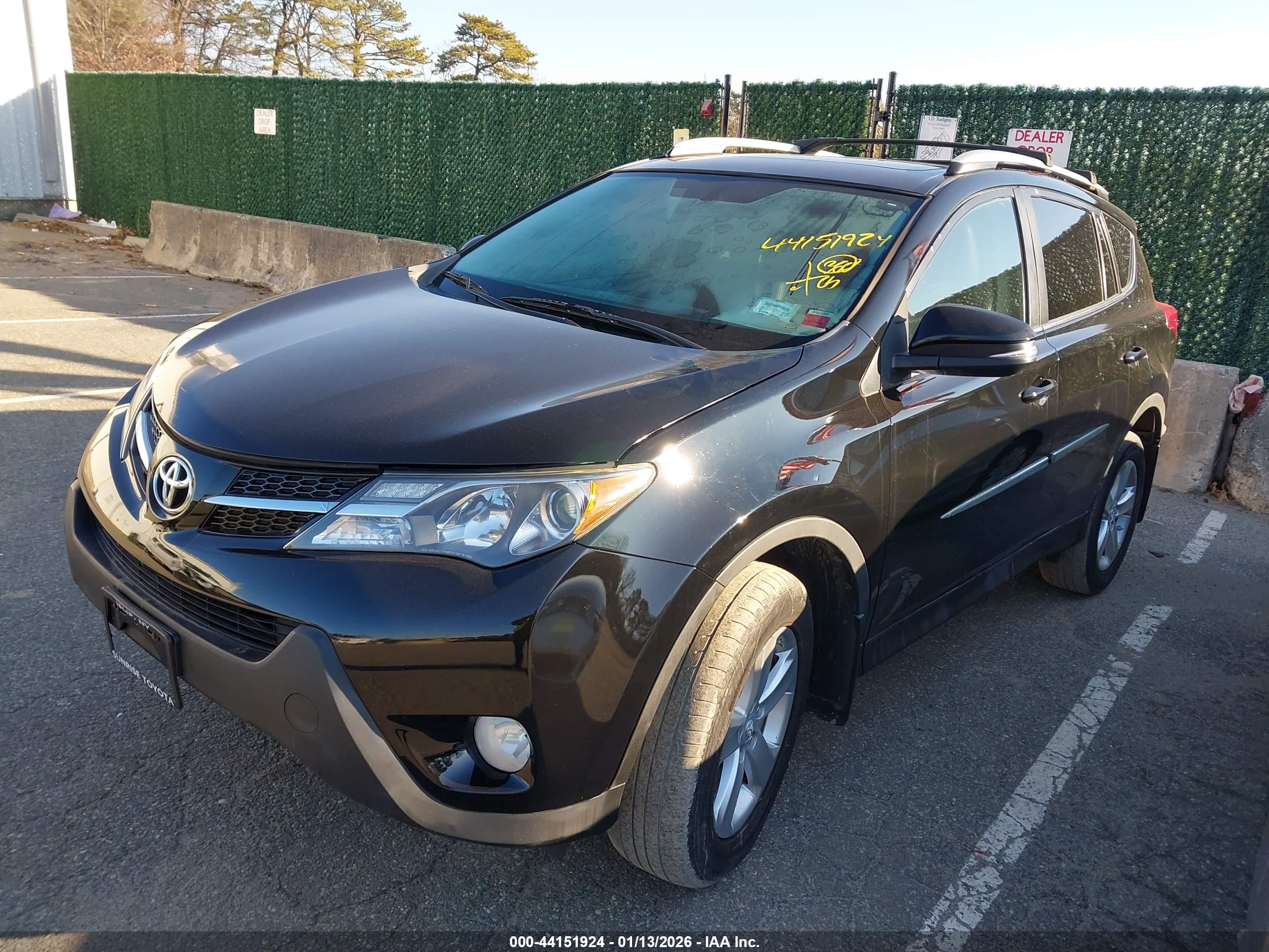 TOYOTA RAV4 image 2
