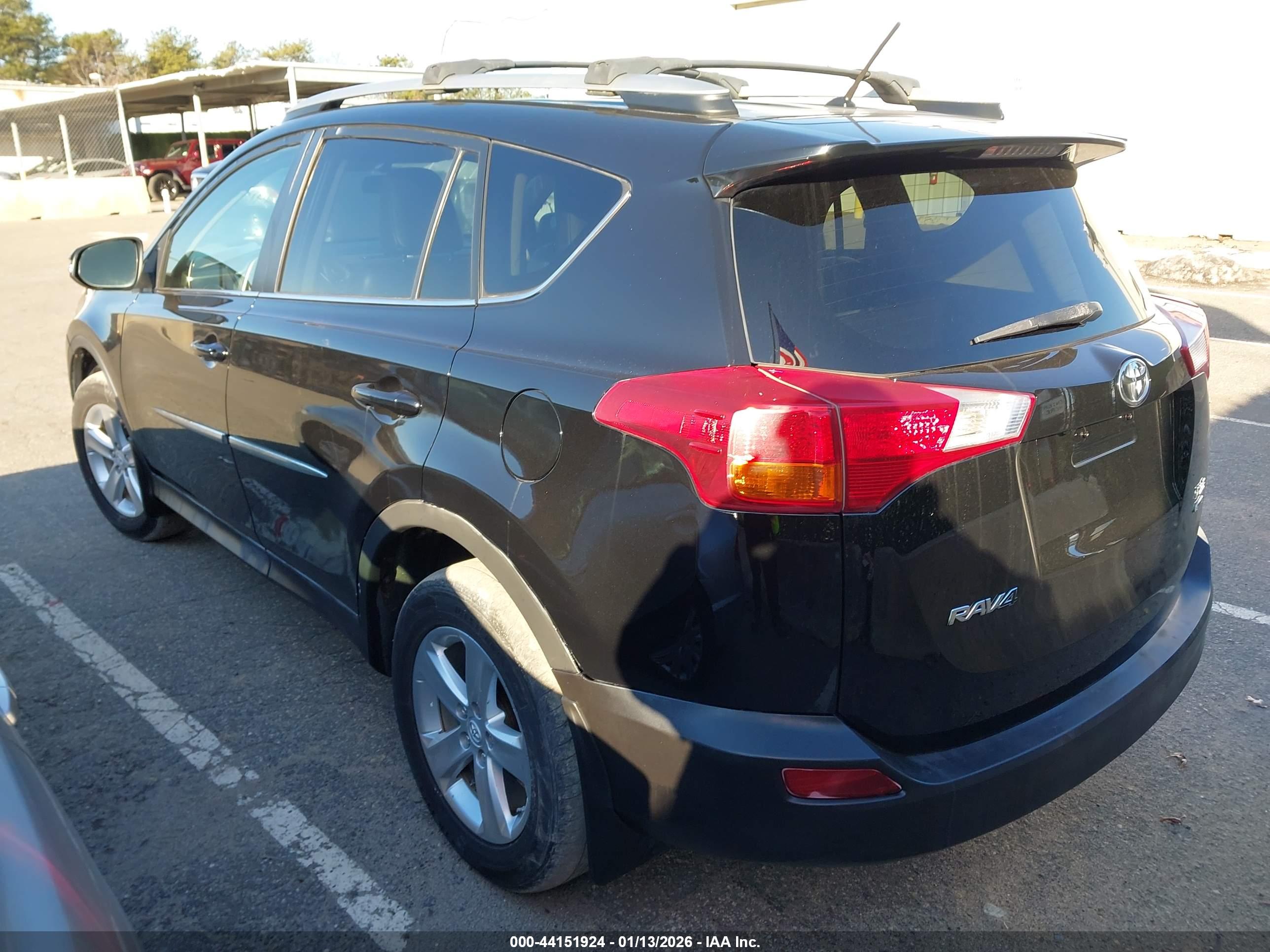 TOYOTA RAV4 image 3