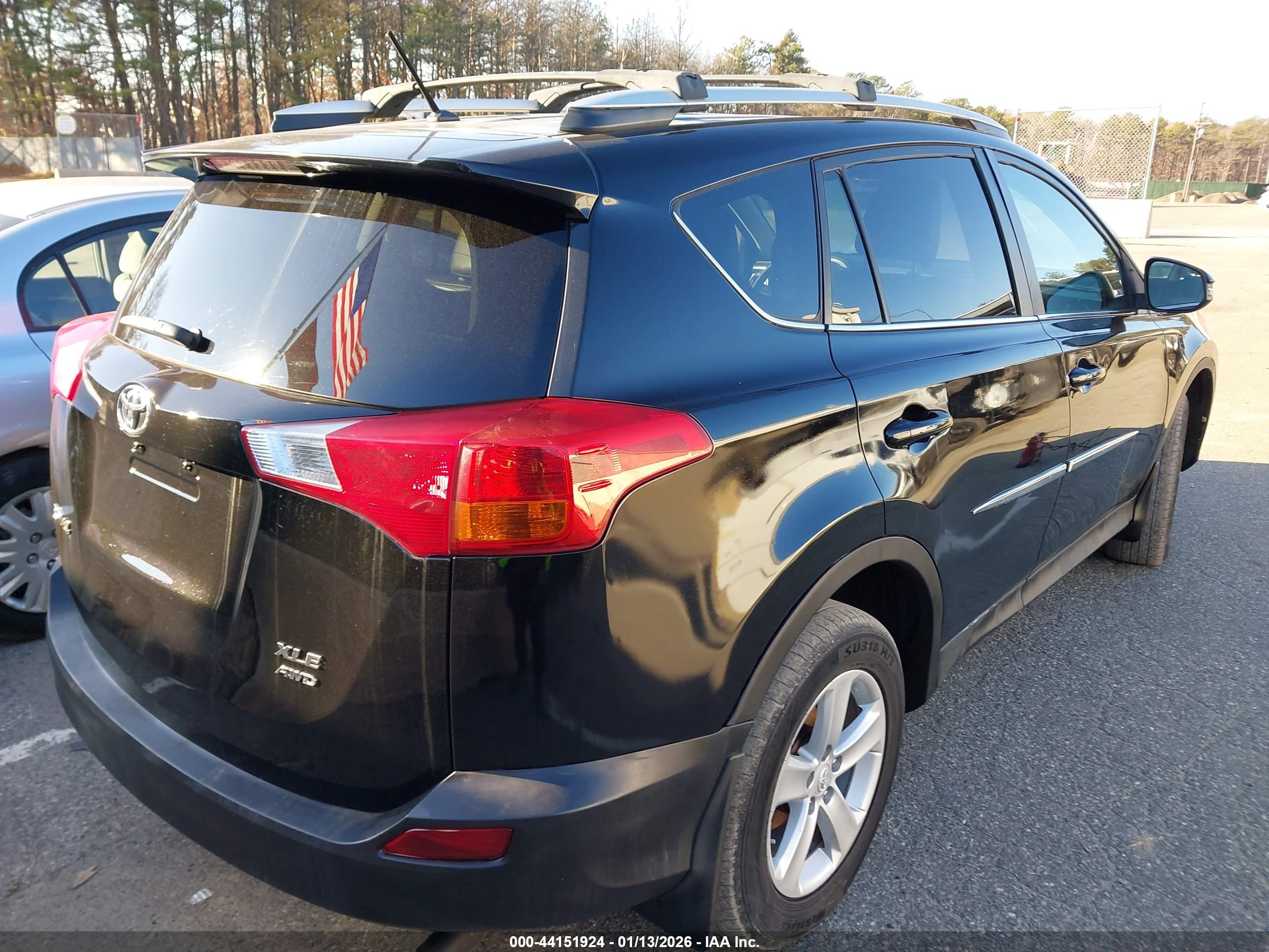 TOYOTA RAV4 image 4