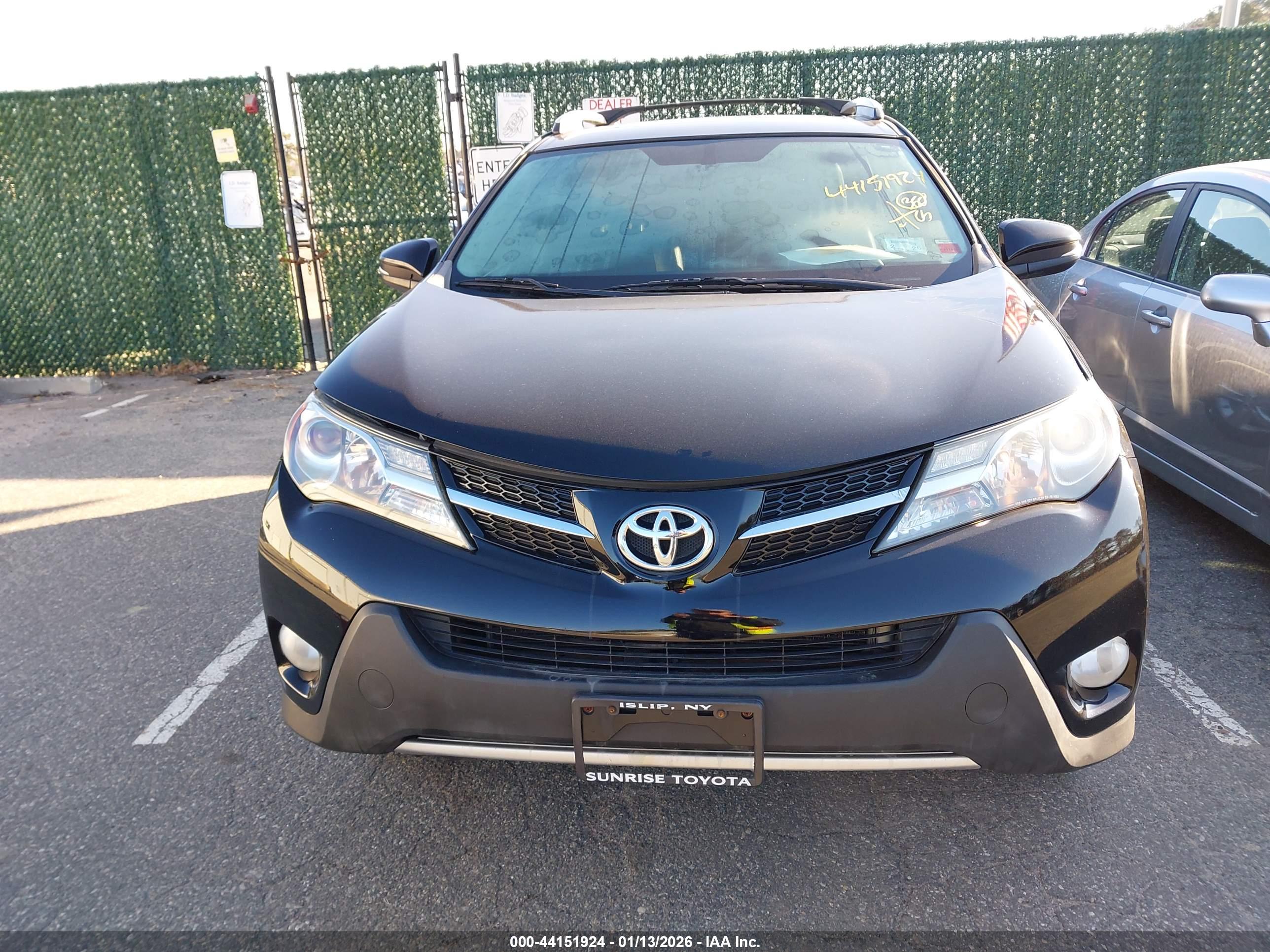 TOYOTA RAV4 image 6