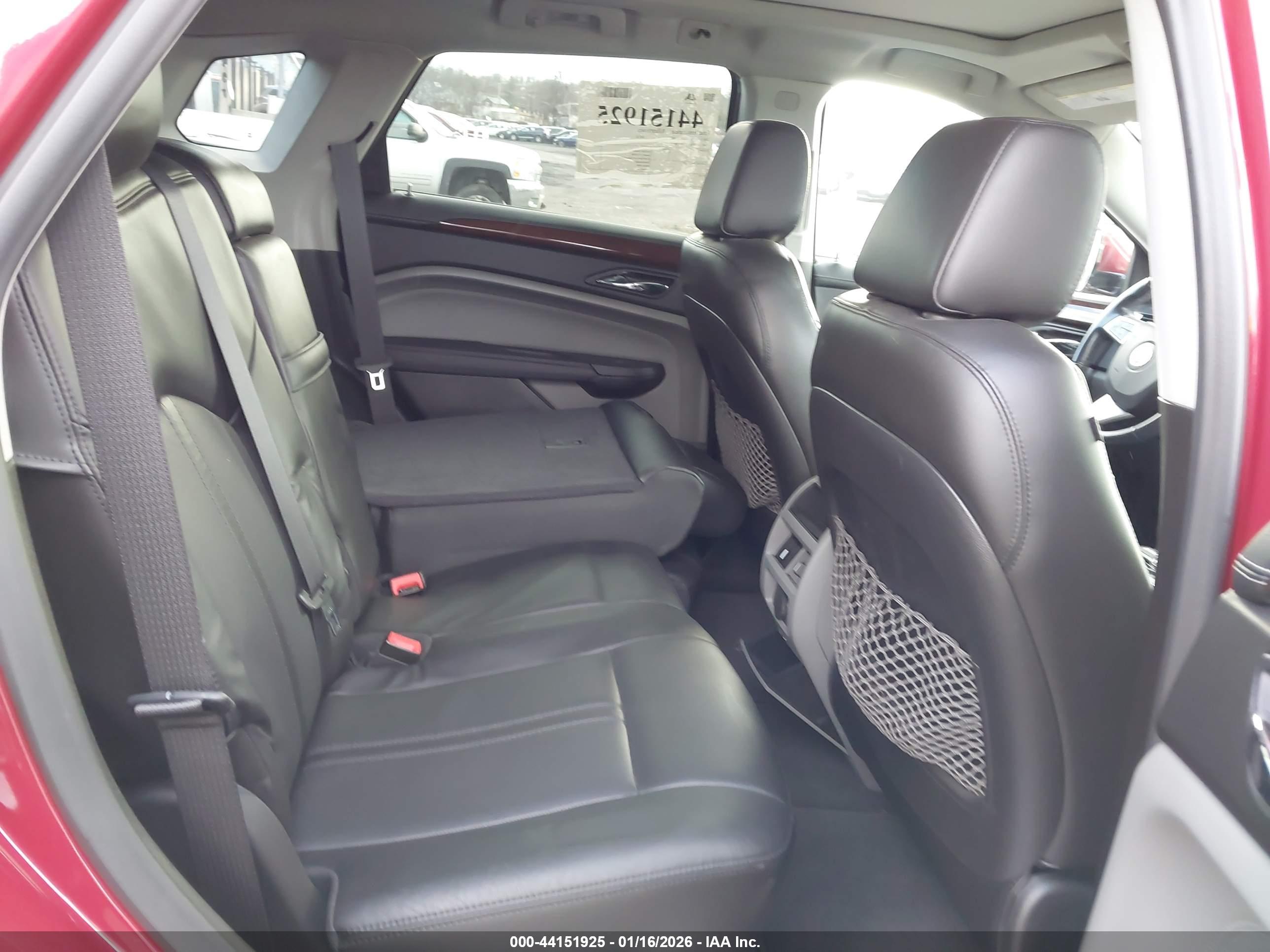 CADILLAC SRX image 8