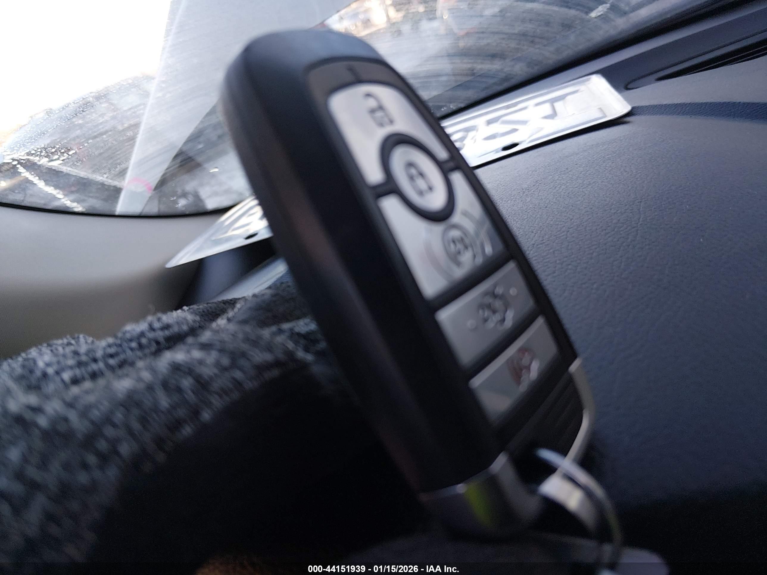 FORD FUSION image 11