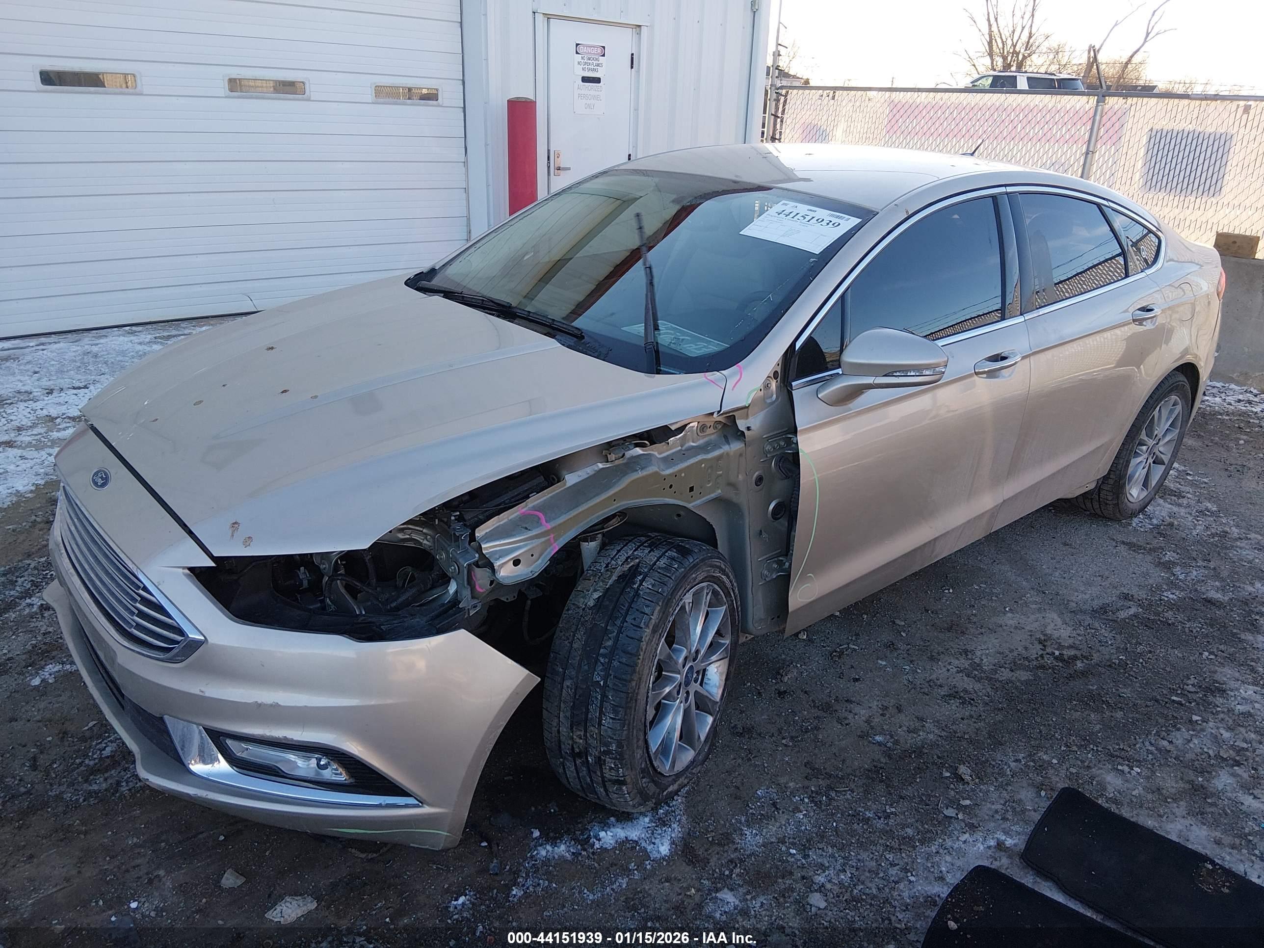 FORD FUSION image 2