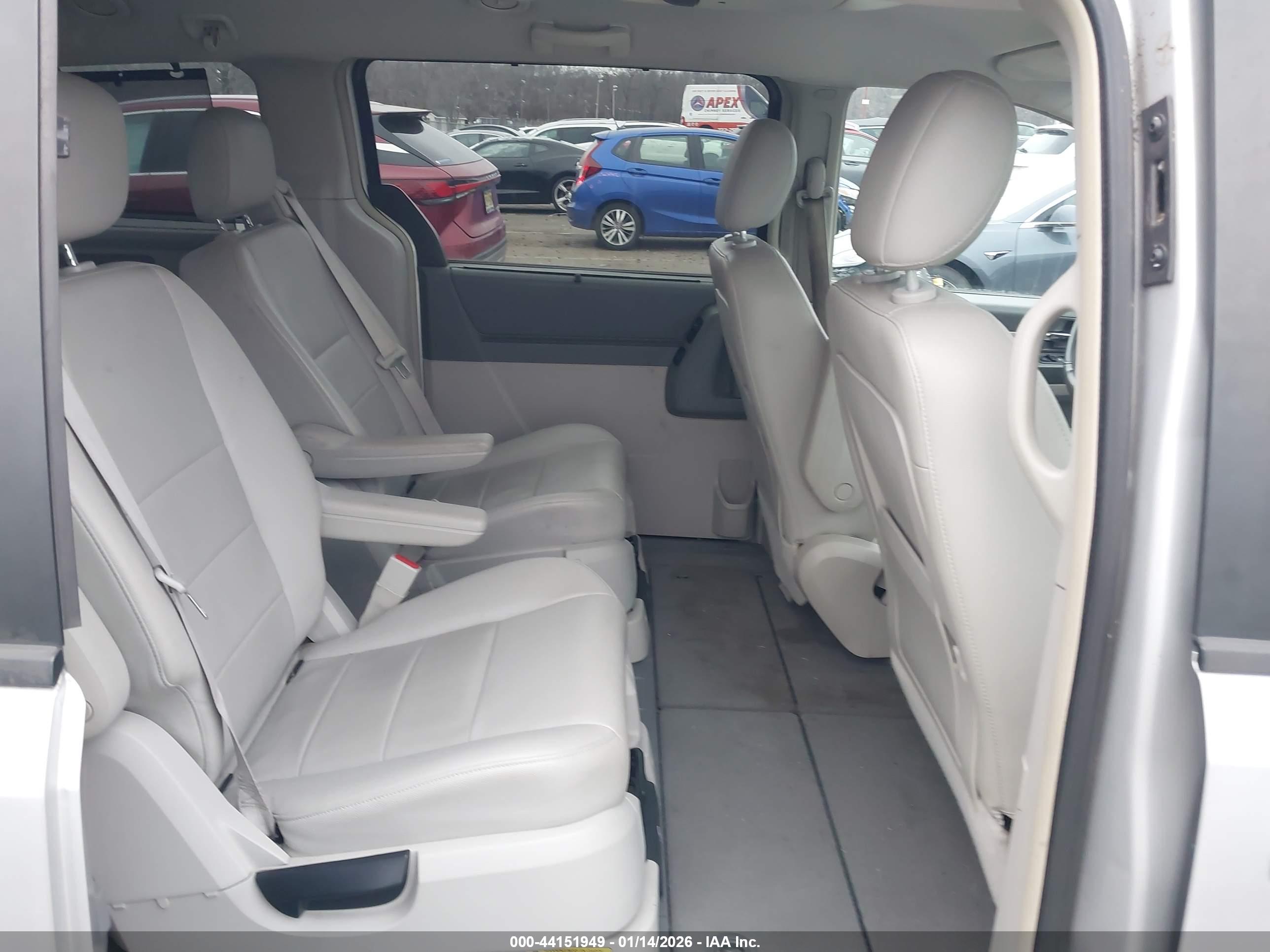 DODGE GRAND image 8