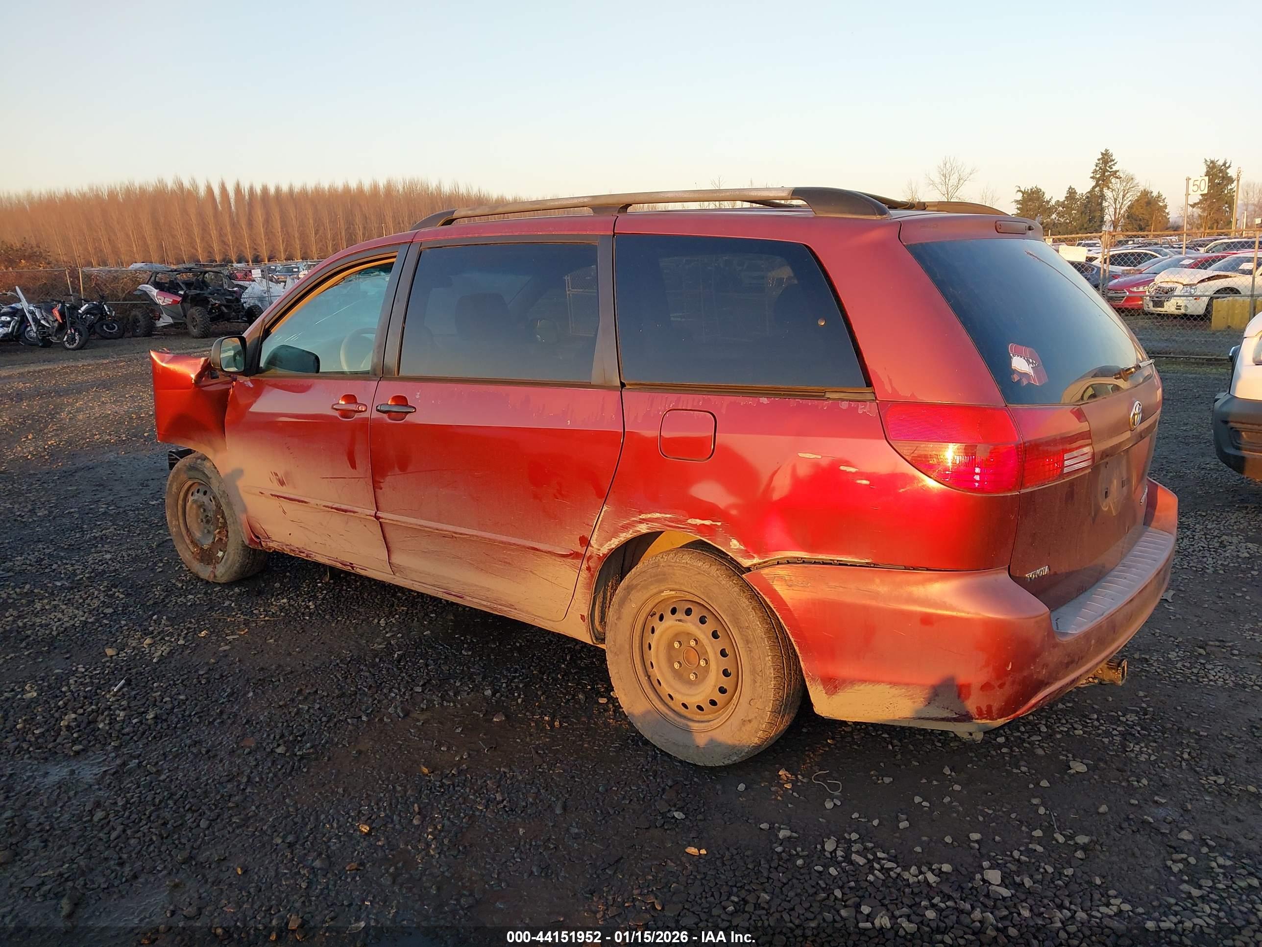 TOYOTA SIENNA image 3