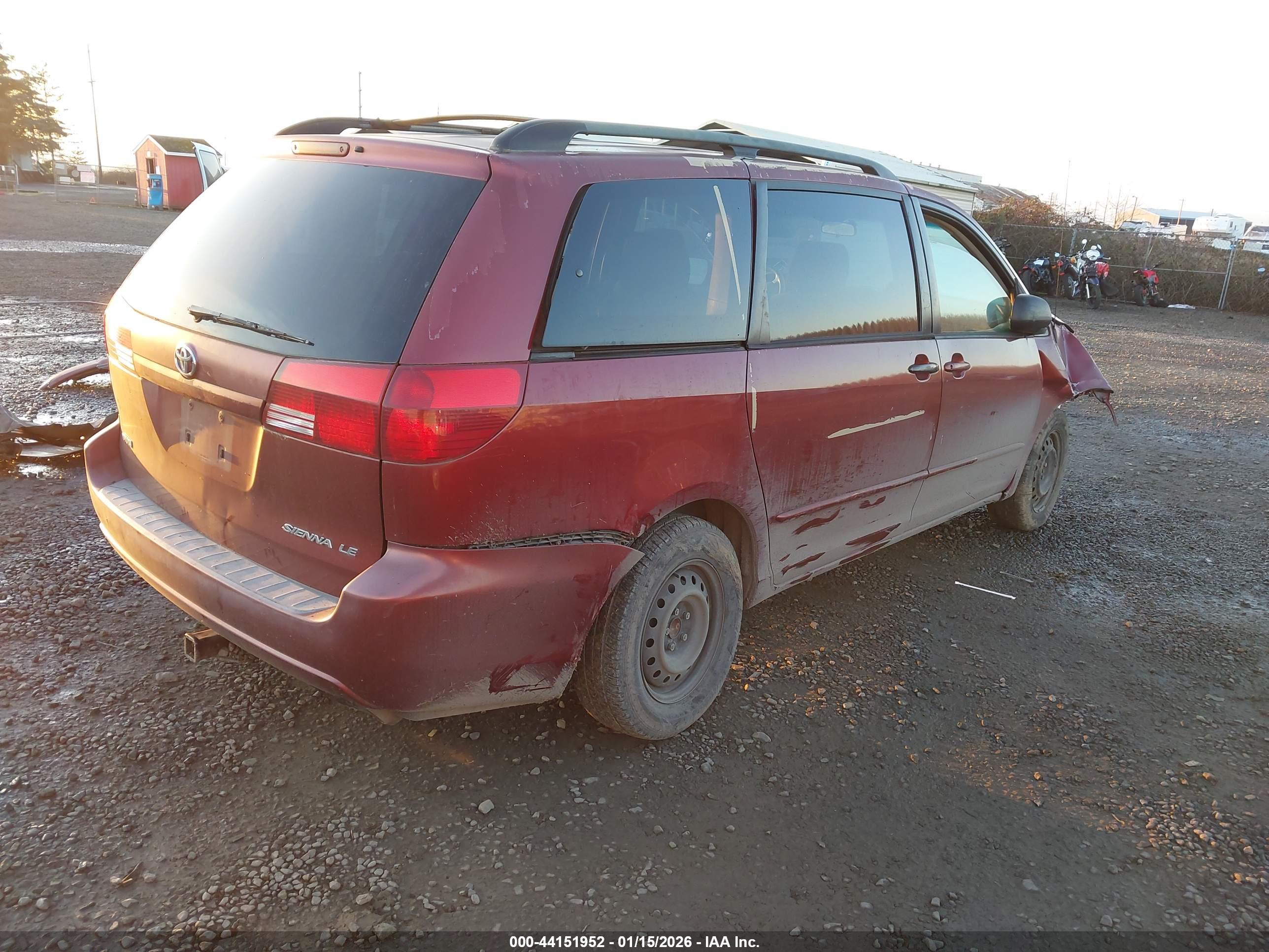 TOYOTA SIENNA image 4
