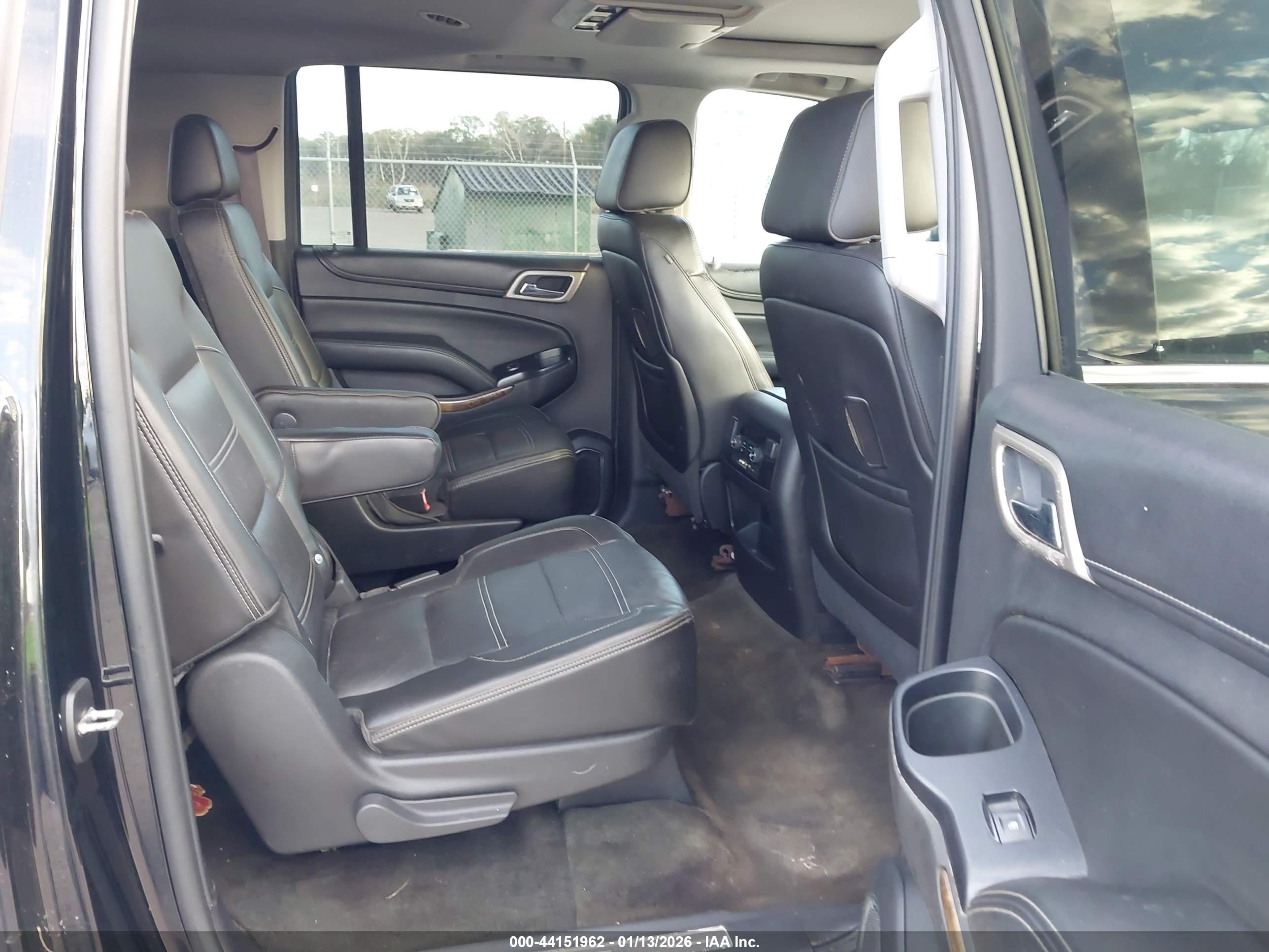 GMC YUKON image 8
