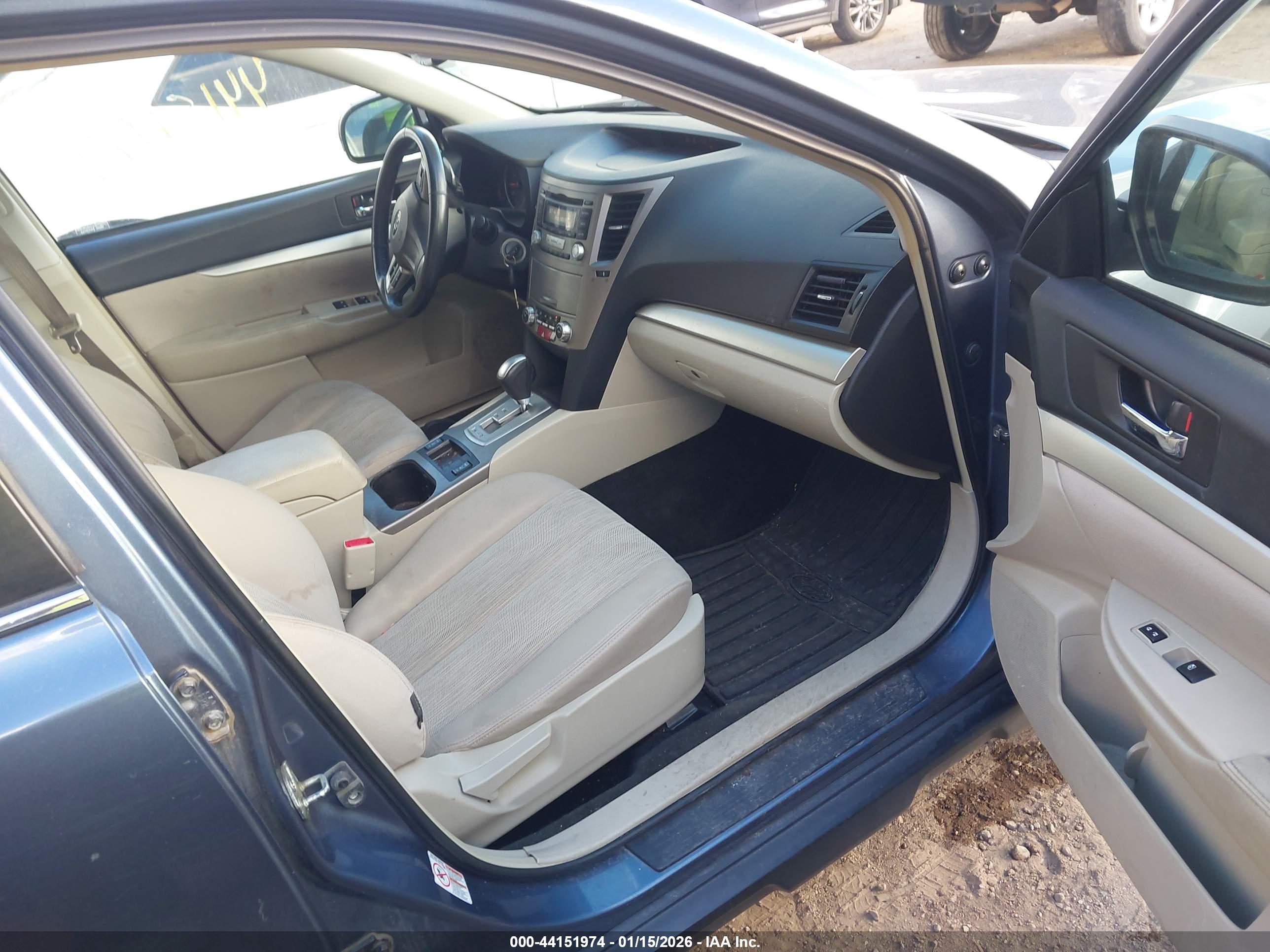 SUBARU OUTBACK image 5