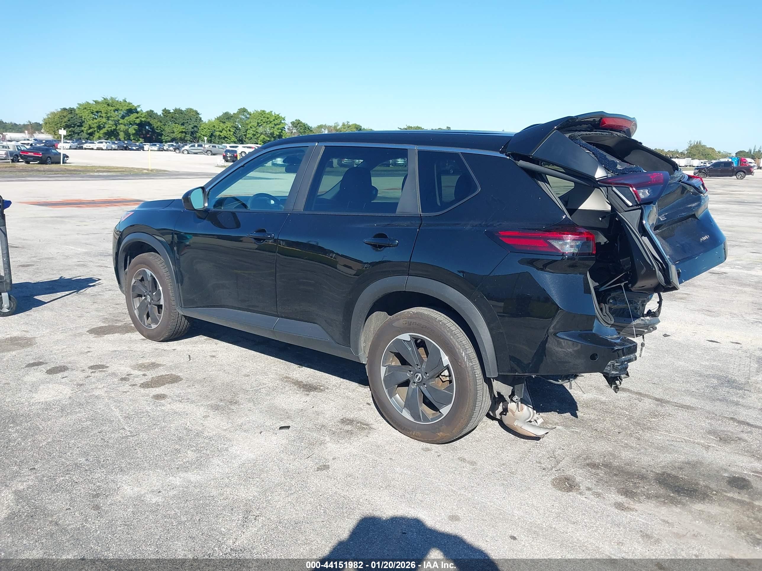 NISSAN ROGUE image 3