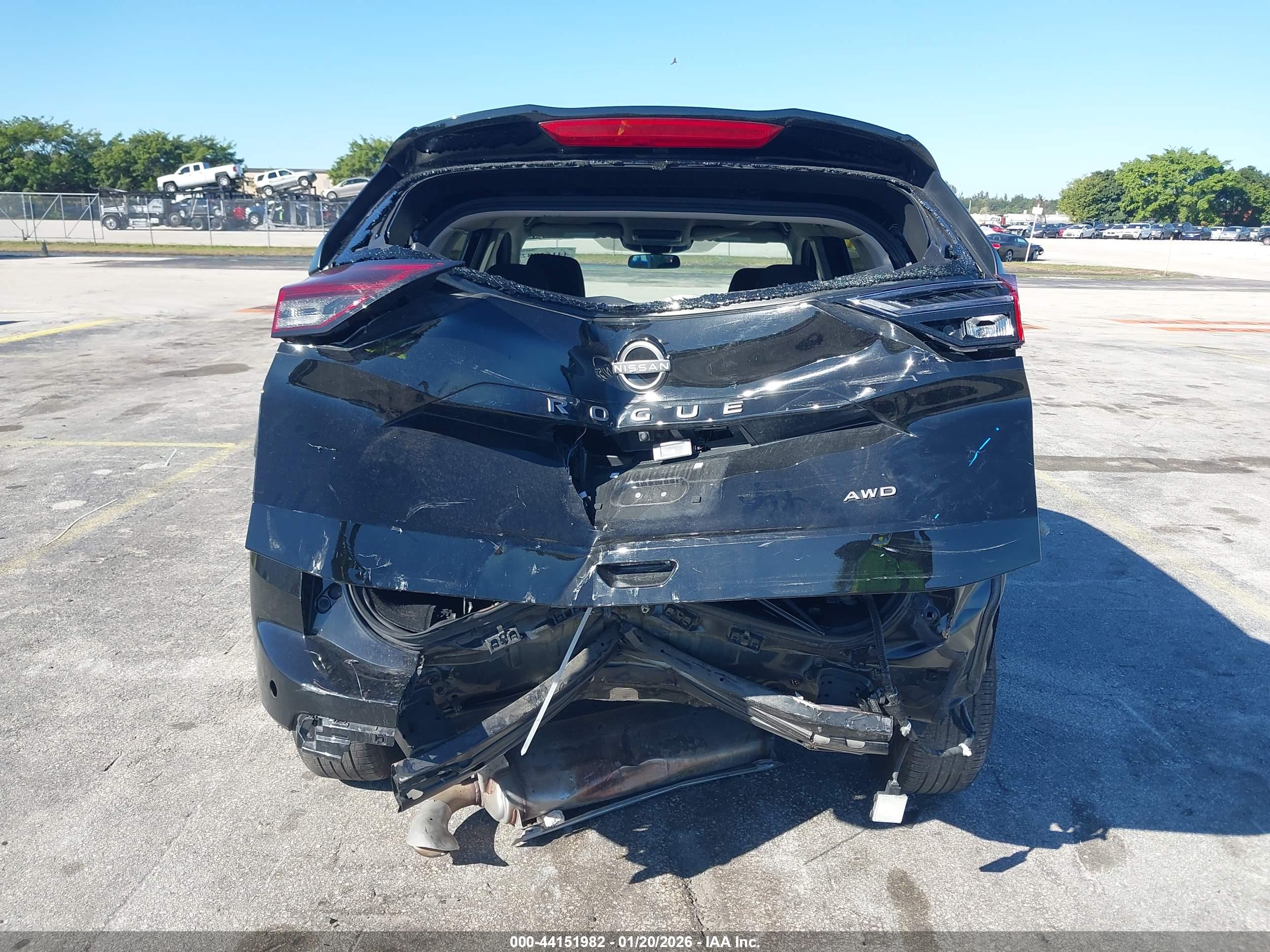 NISSAN ROGUE image 6
