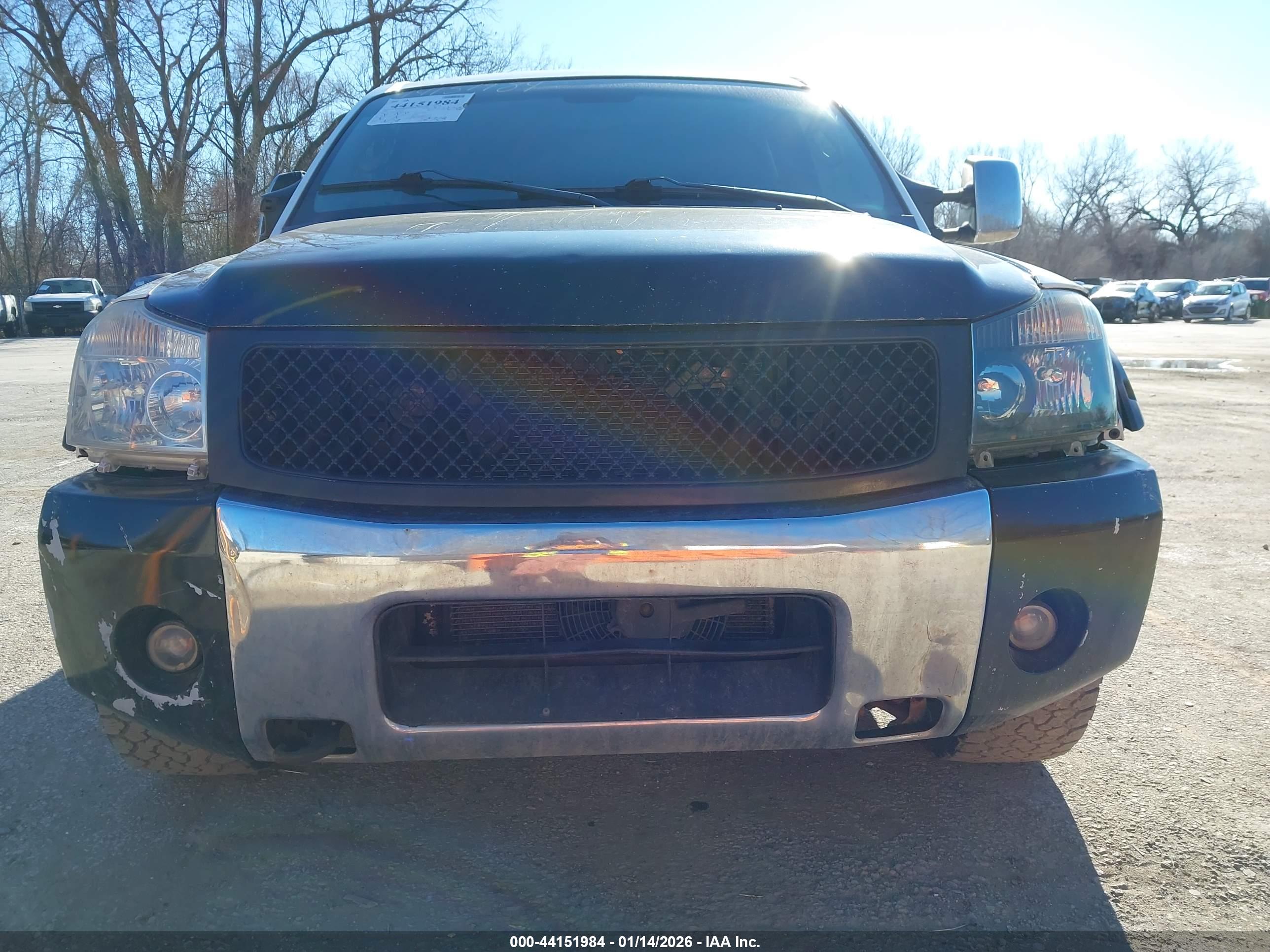 NISSAN TITAN image 6