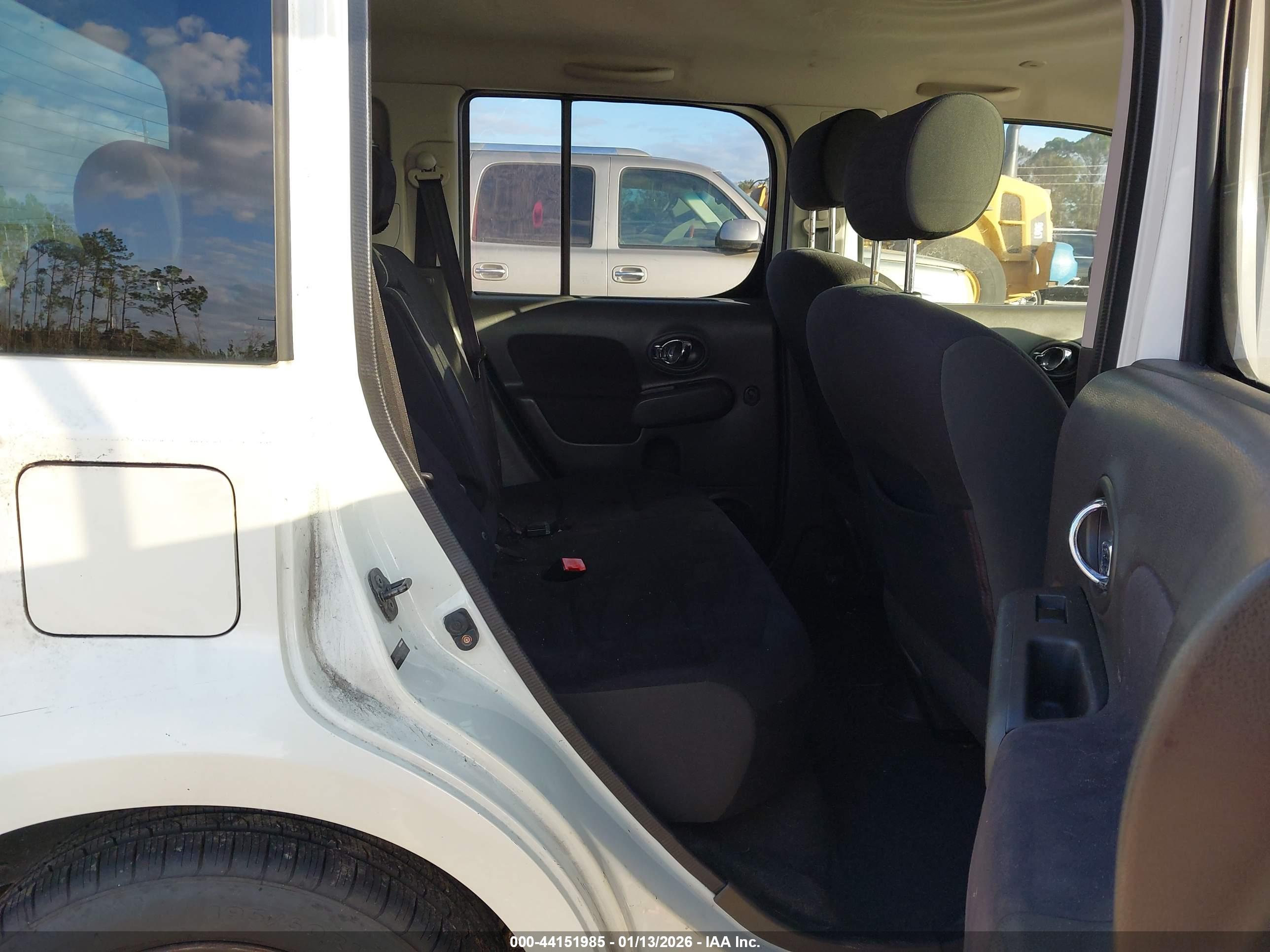 NISSAN CUBE image 8