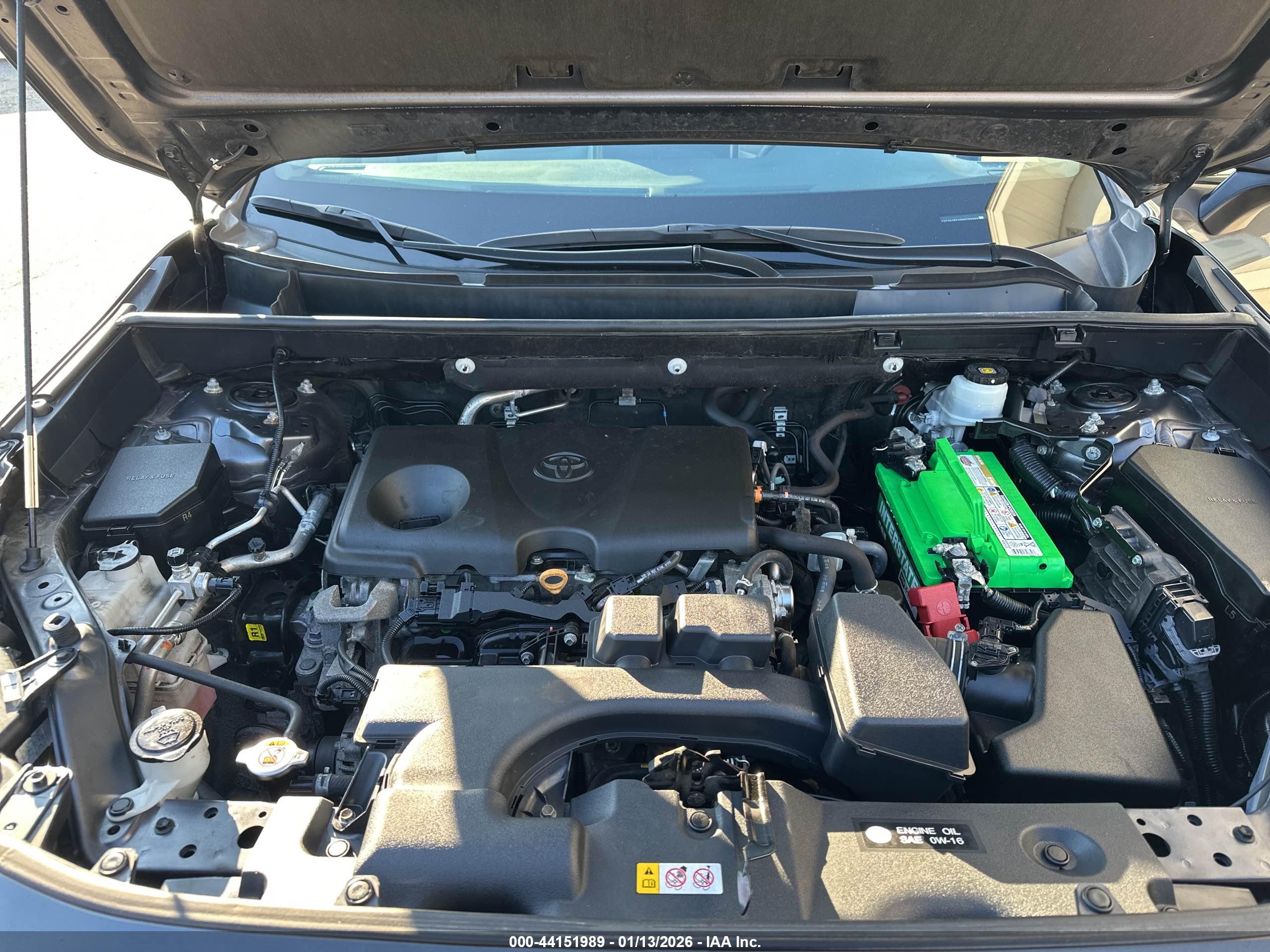 TOYOTA RAV4 image 10