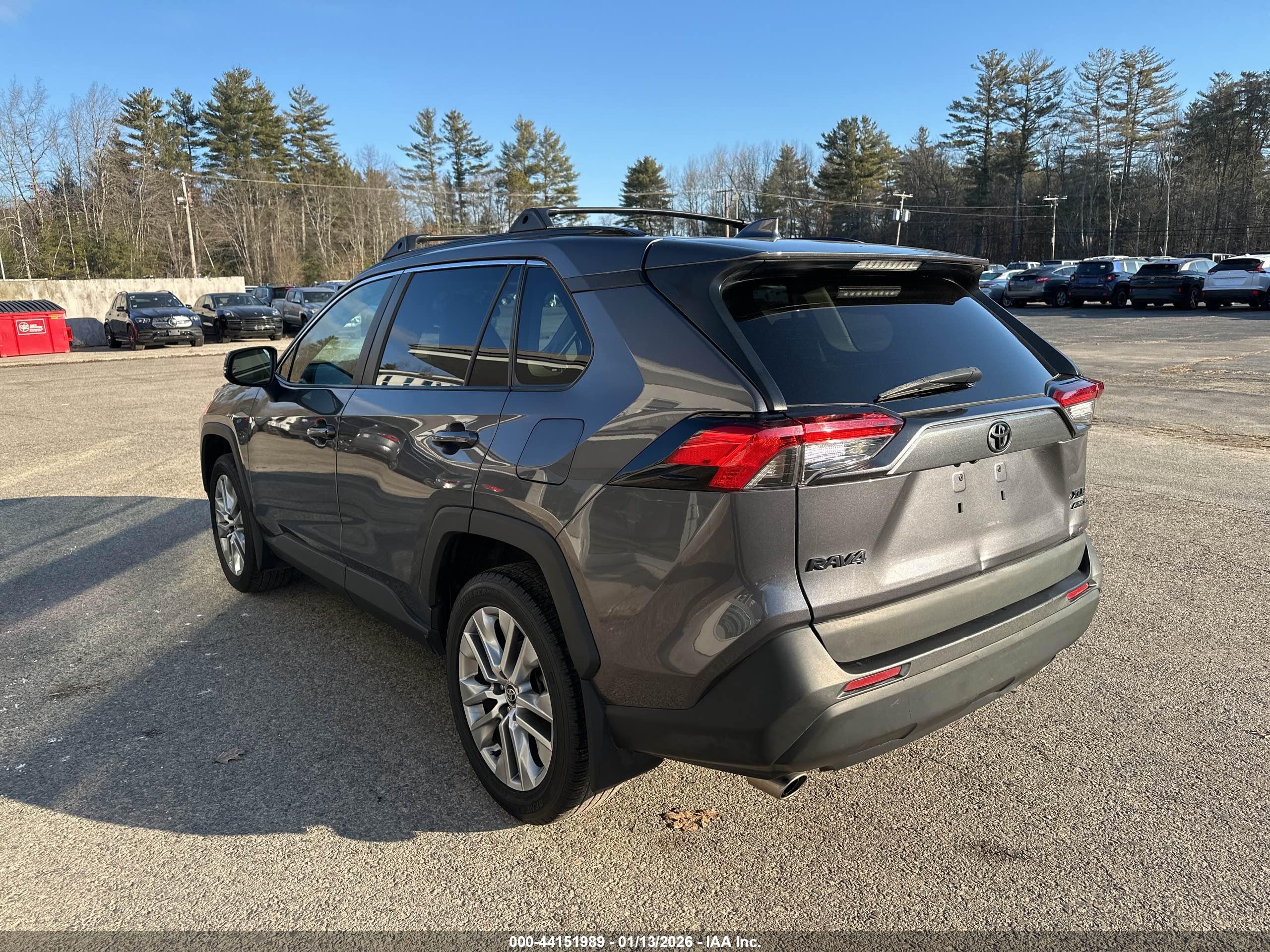 TOYOTA RAV4 image 3