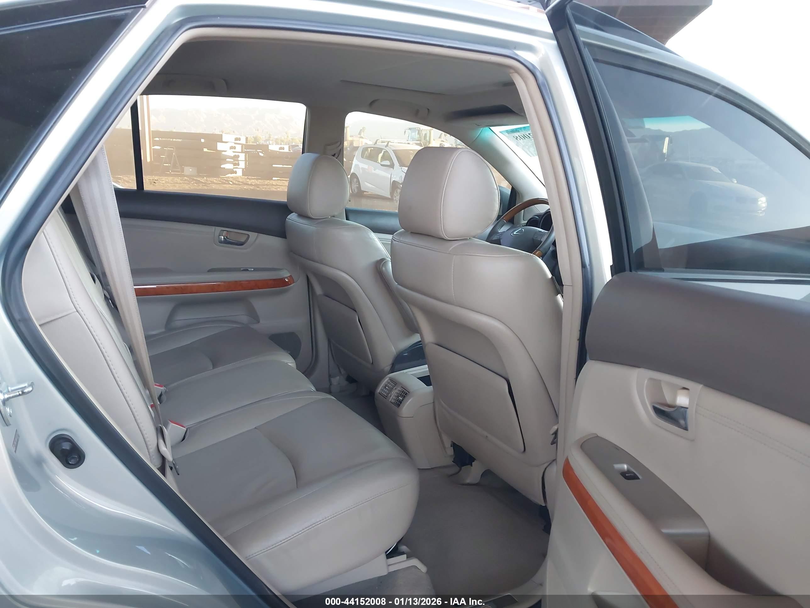 LEXUS RX image 8