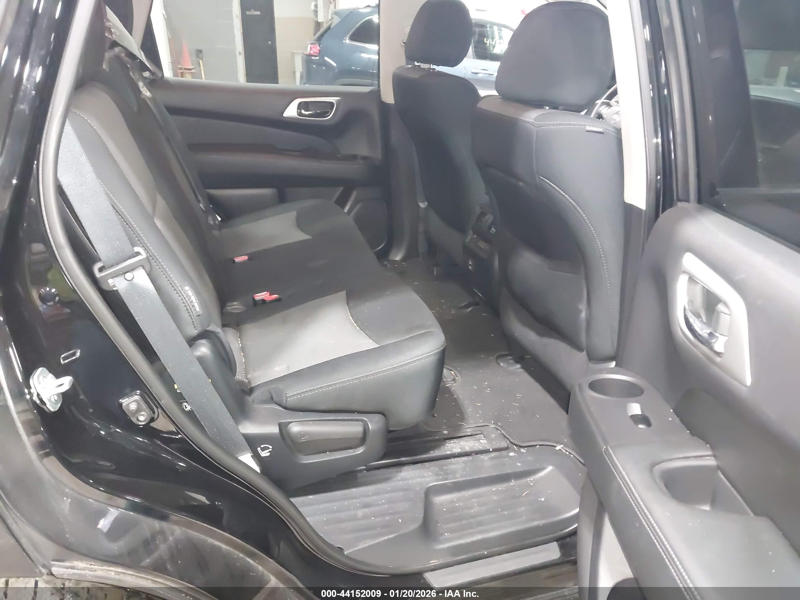 NISSAN PATHFINDER image 8