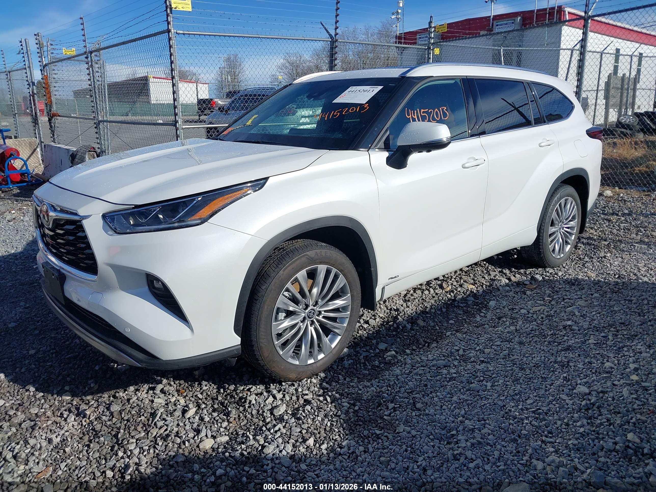 TOYOTA HIGHLANDER image 2
