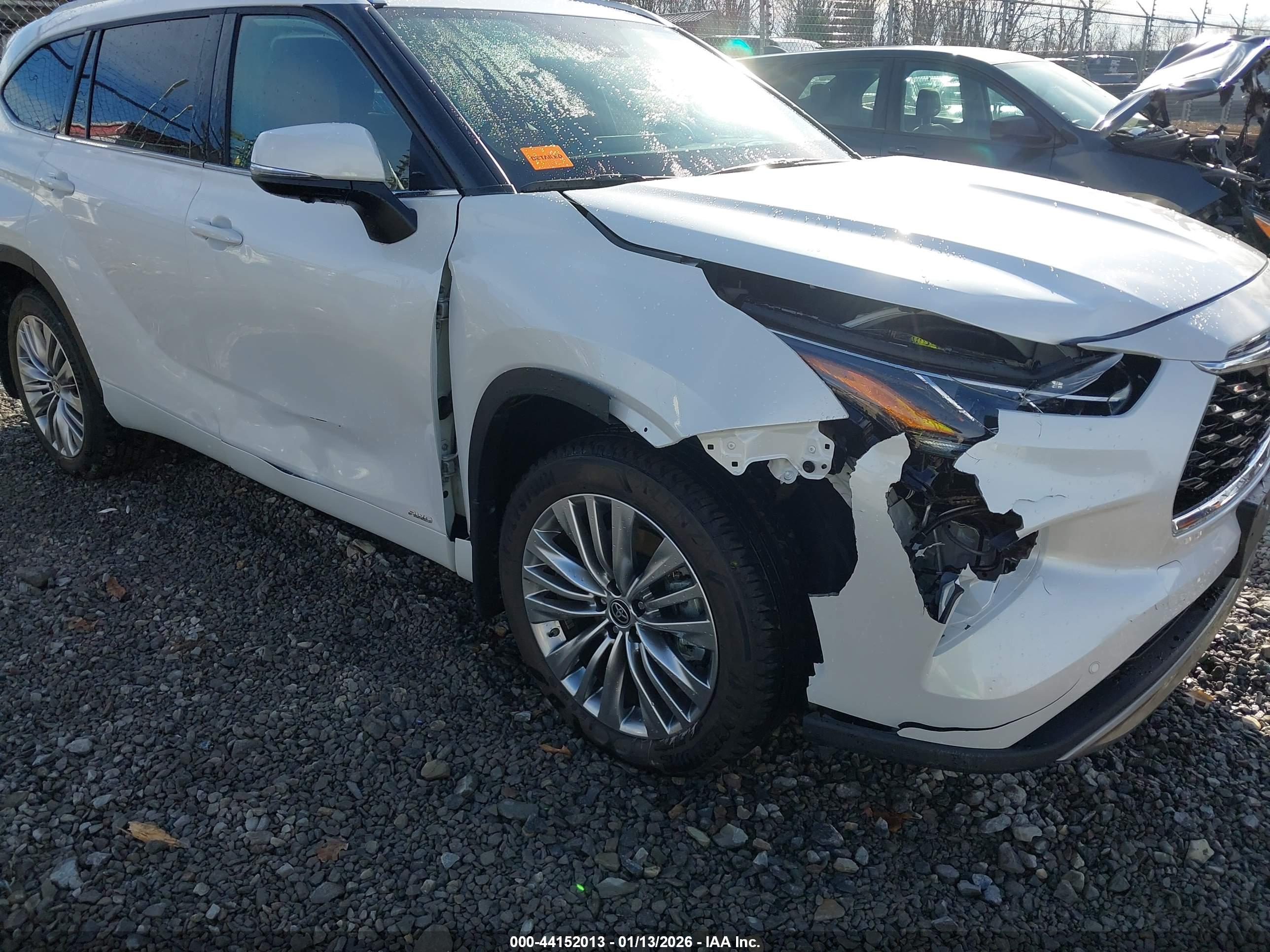 TOYOTA HIGHLANDER image 6