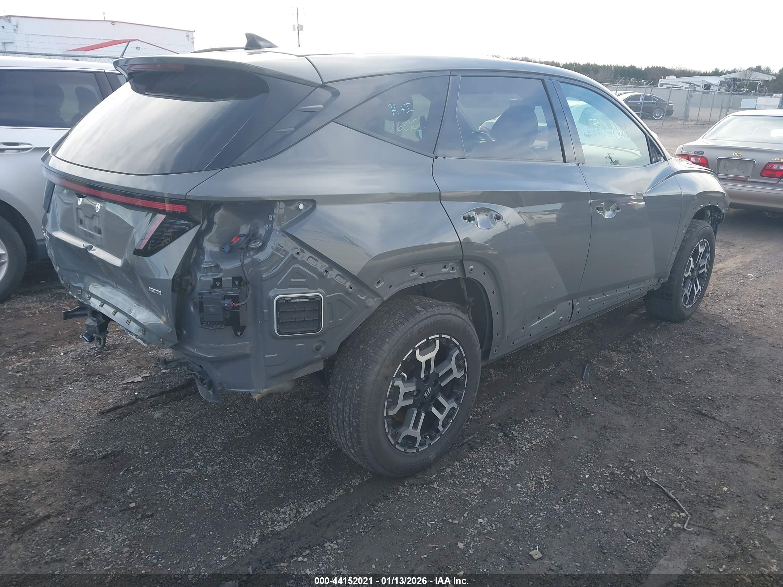 HYUNDAI TUCSON image 4