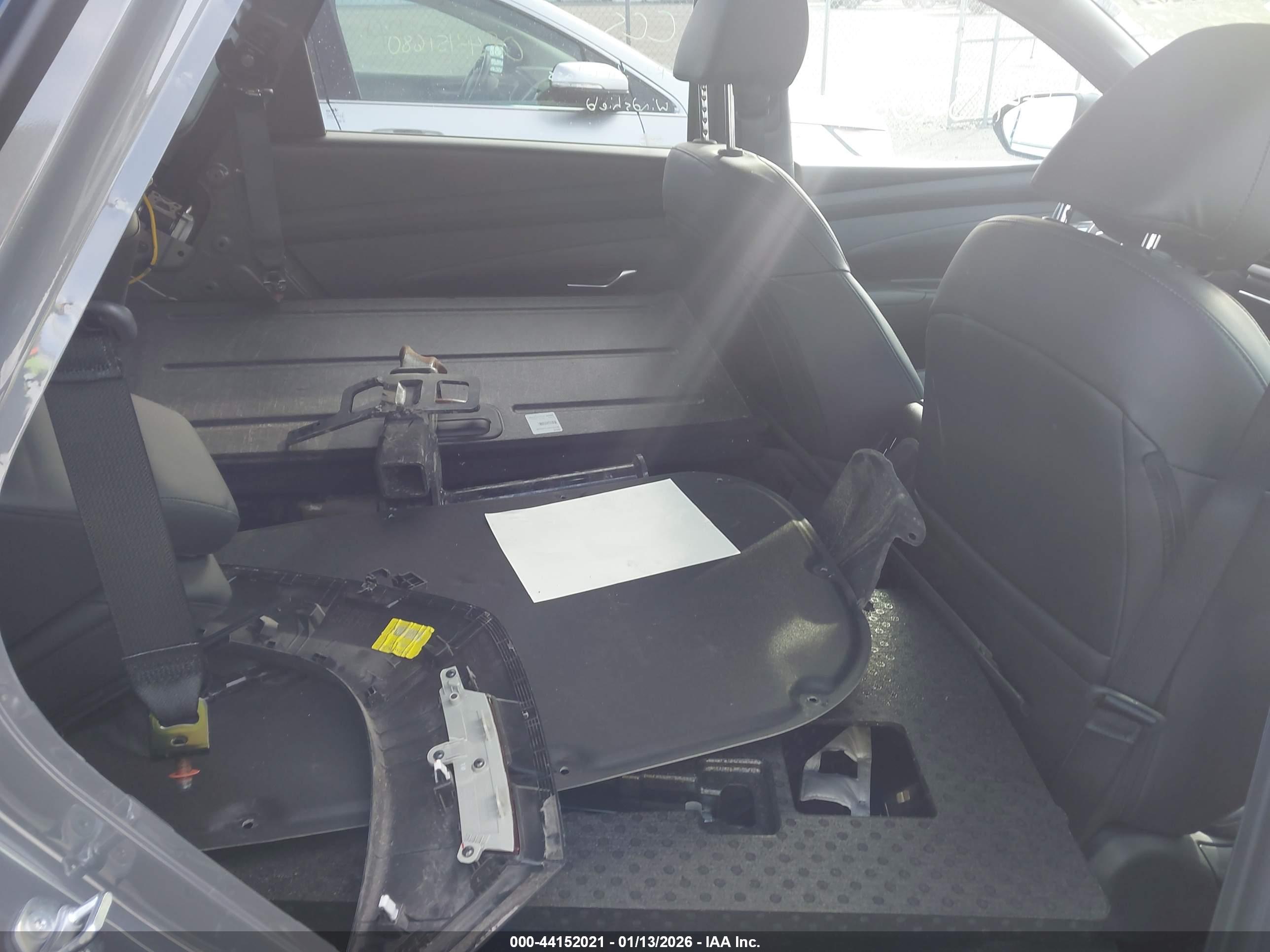 HYUNDAI TUCSON image 8