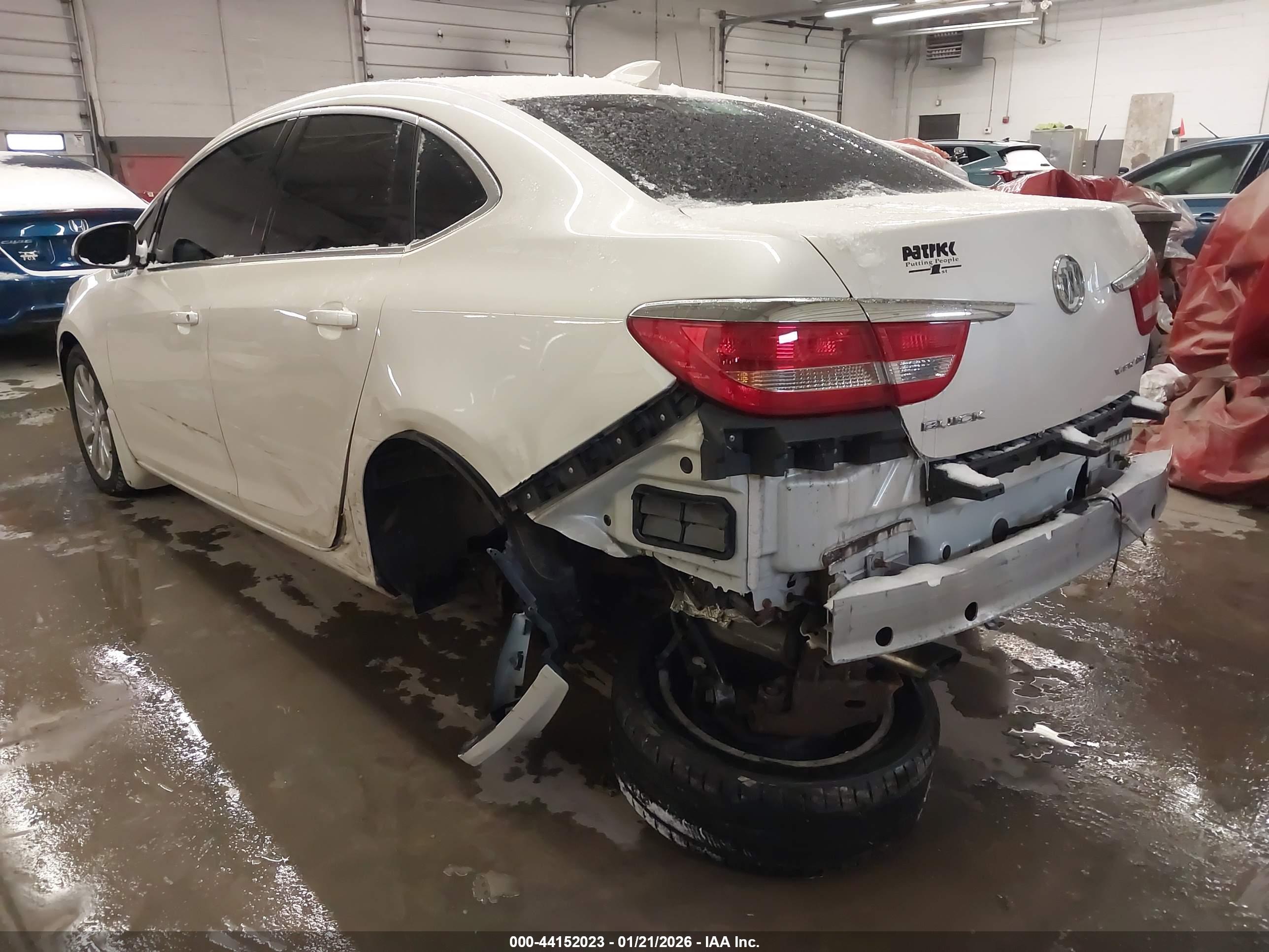 BUICK VERANO image 3